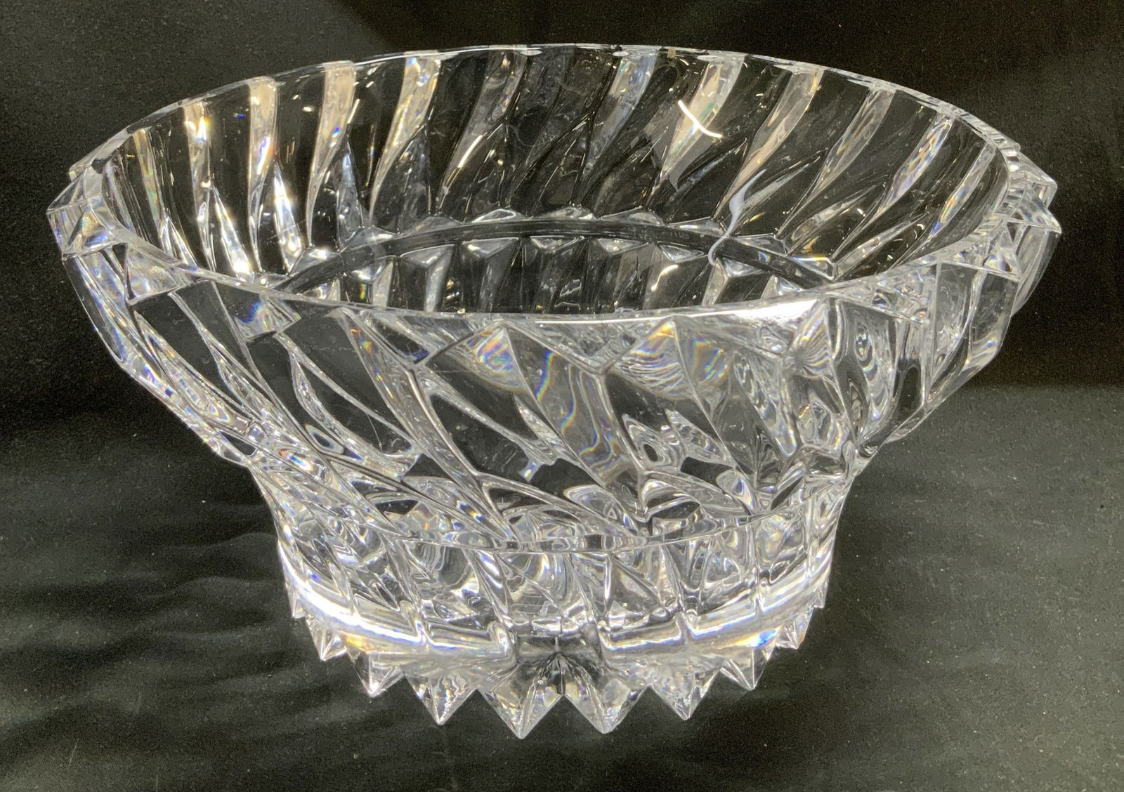 Vtg Swirl & Sawtooth Cut Crystal Bowl (1 of 6)