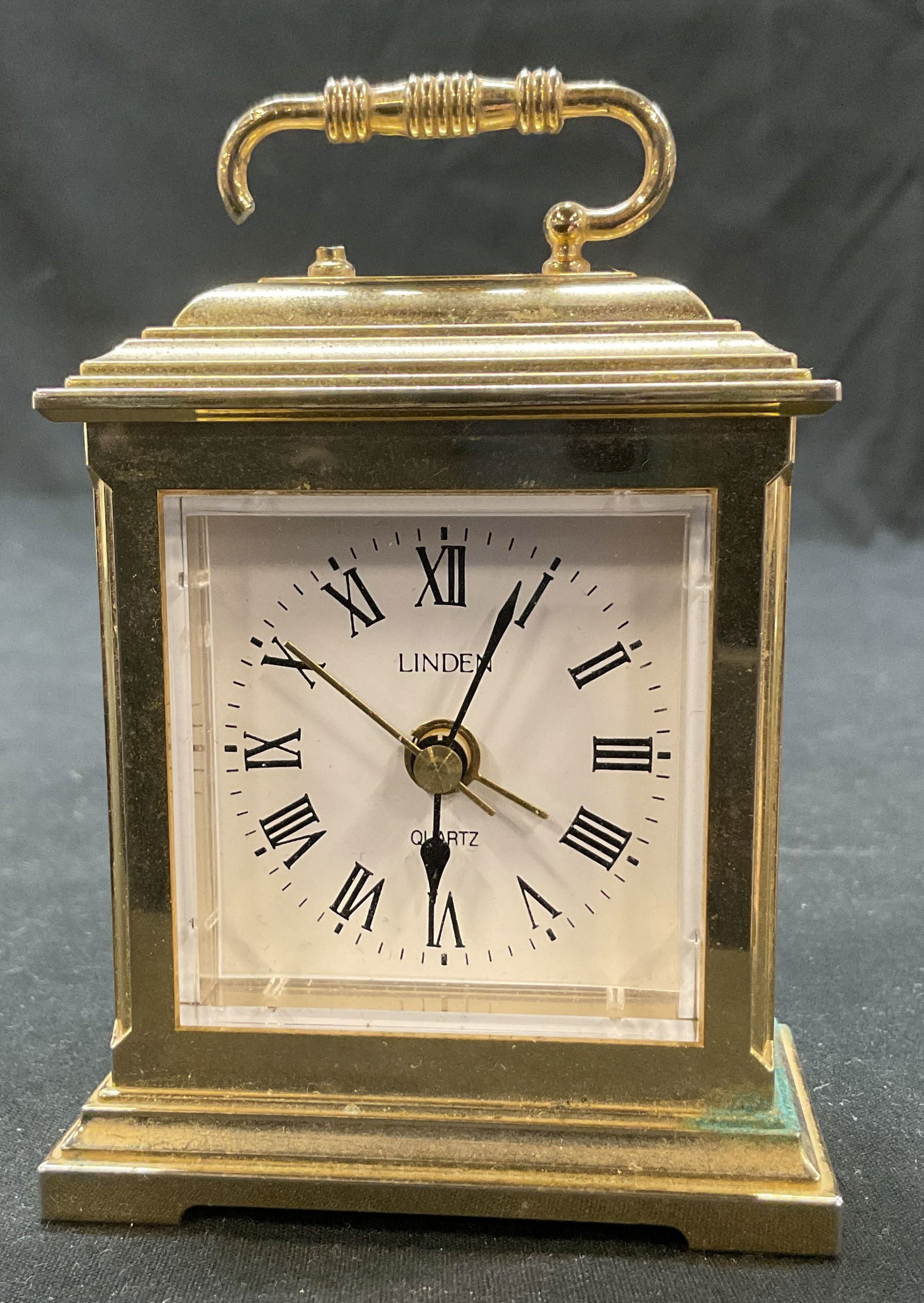 Linden Quartz Brass Toned Carriage Clock (1 of 8)