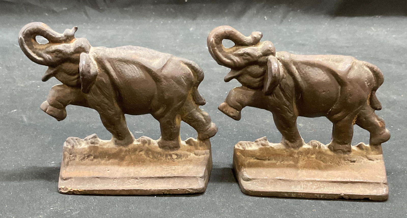 Pair Vintage Cast Iron Elephant Bookends (1 of 6)
