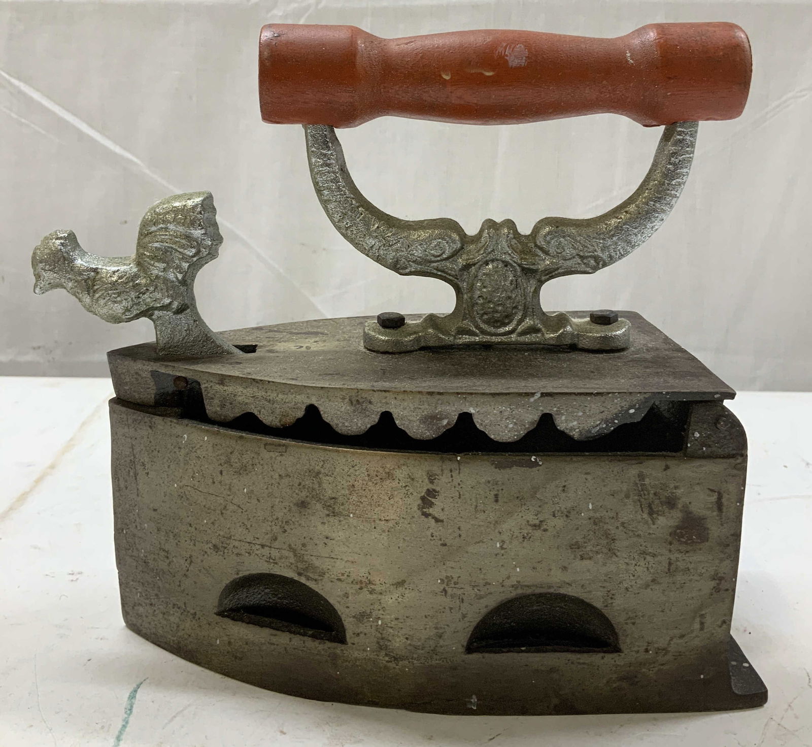 Antique Charcoal Iron W Rooster Latch (1 of 6)