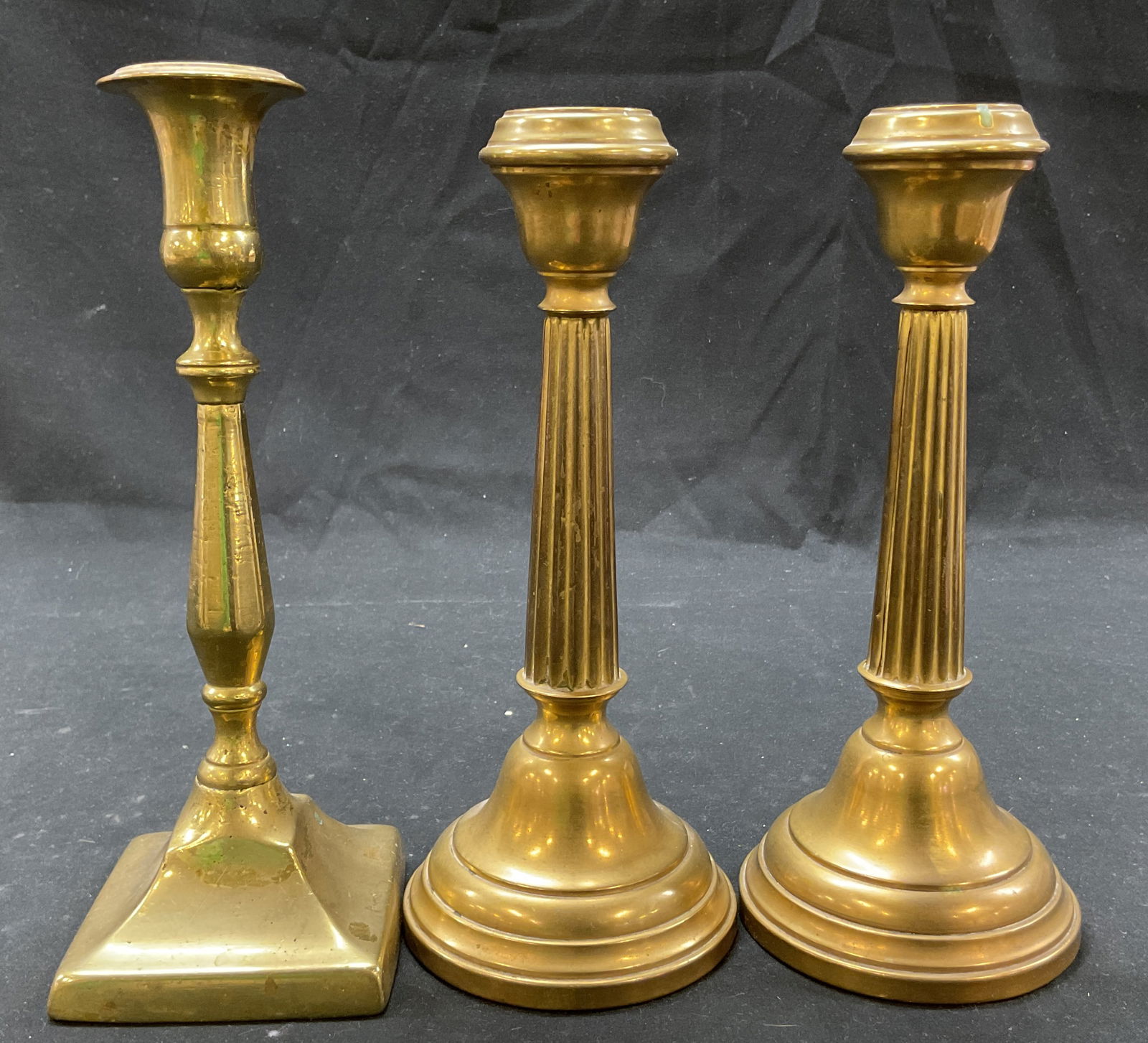 Lot 3 Vintage Brass Toned Candlesticks (1 of 11)