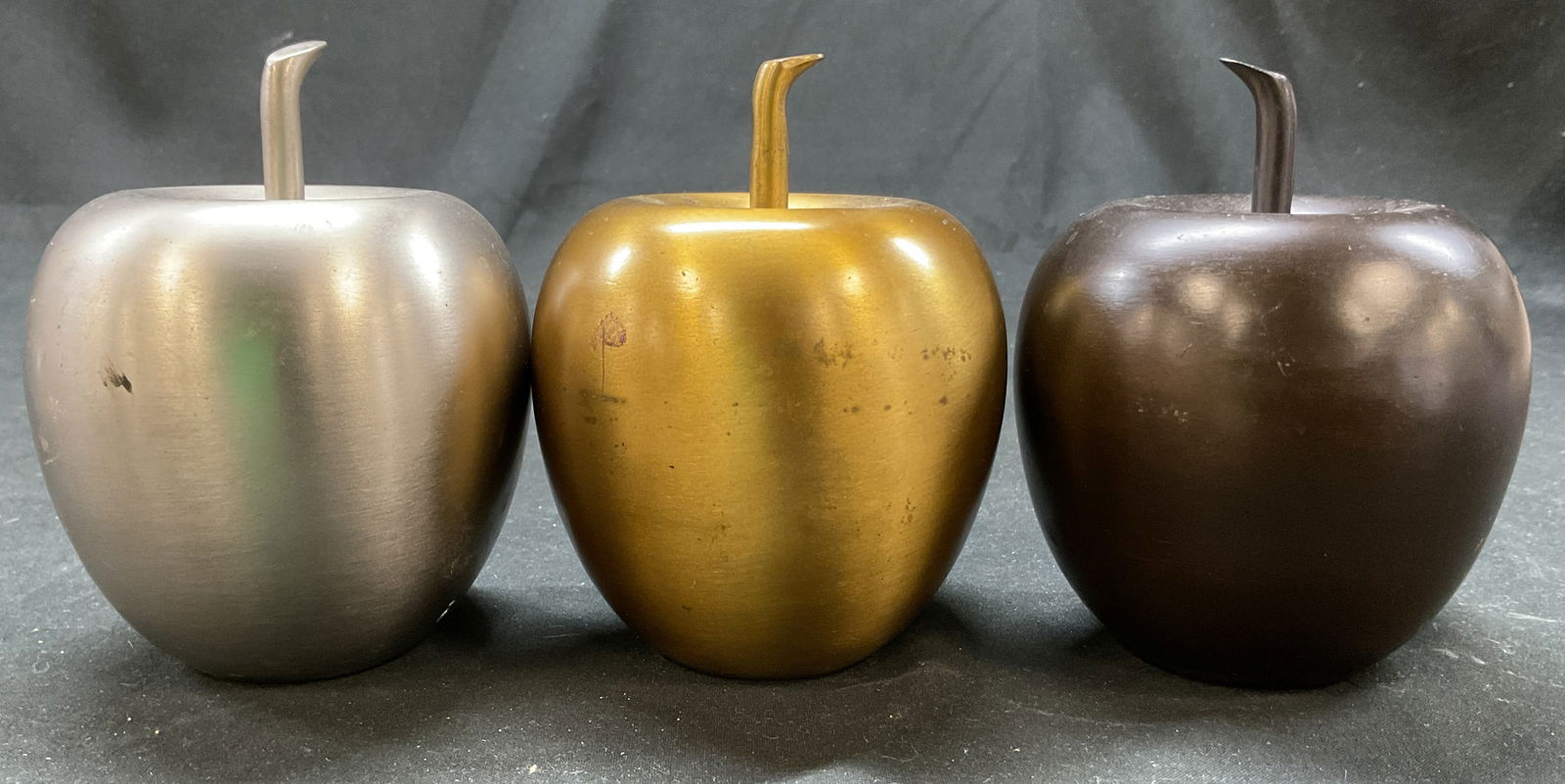 Lot 3 Metal Apple Paperweights (1 of 10)