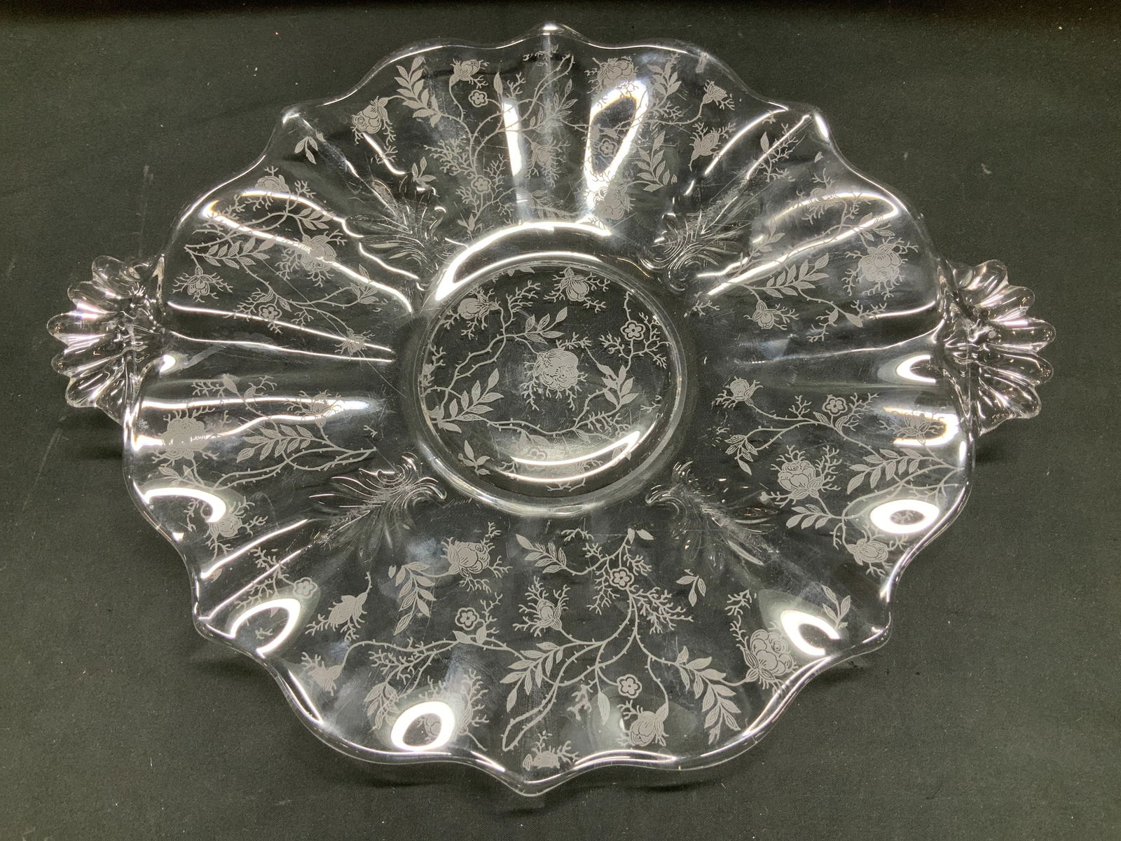 Vtg Floral Etched Handled Glass Cake Plate (1 of 6)