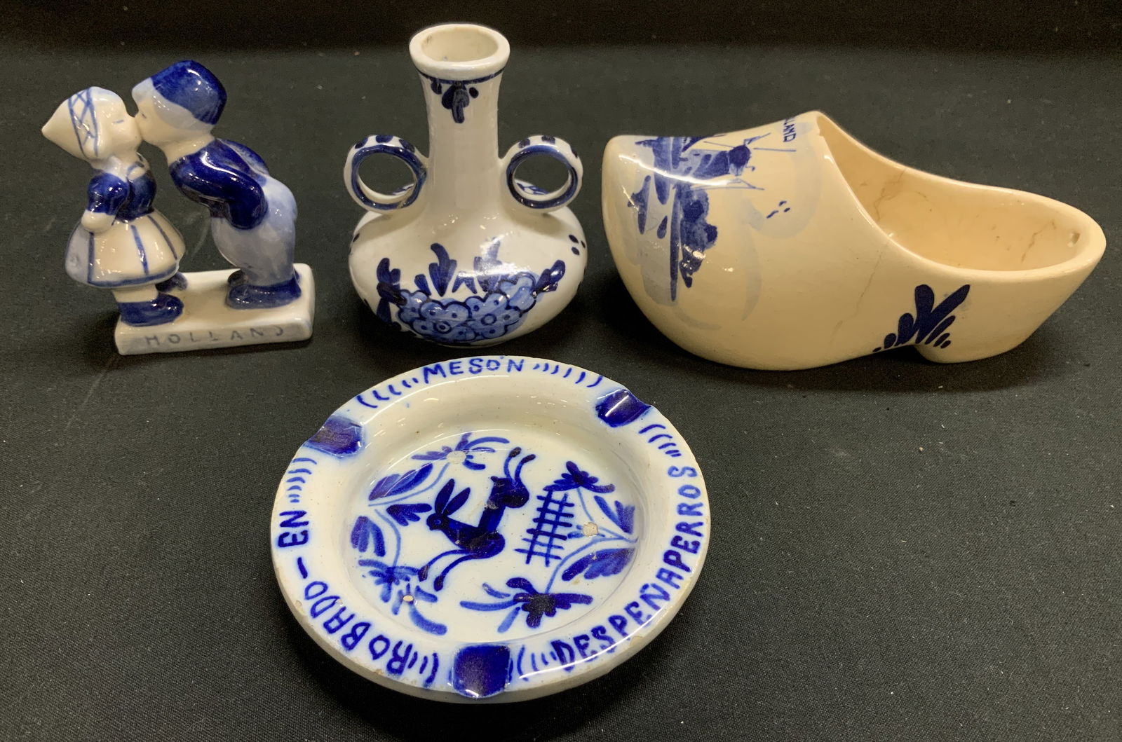 Lot 4 Delft Blue Ashtray, Vessel, Clog & Vessel (1 of 9)