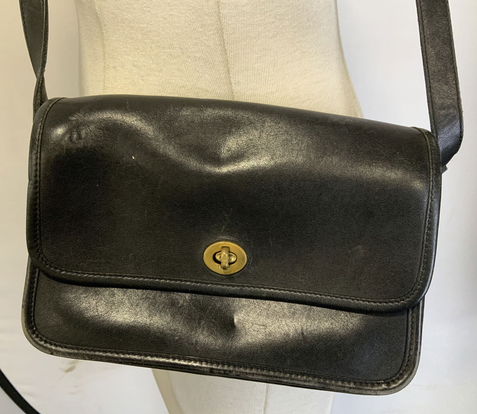 Vtg Coach Black Leather Crossbody Bag USA (1 of 6)