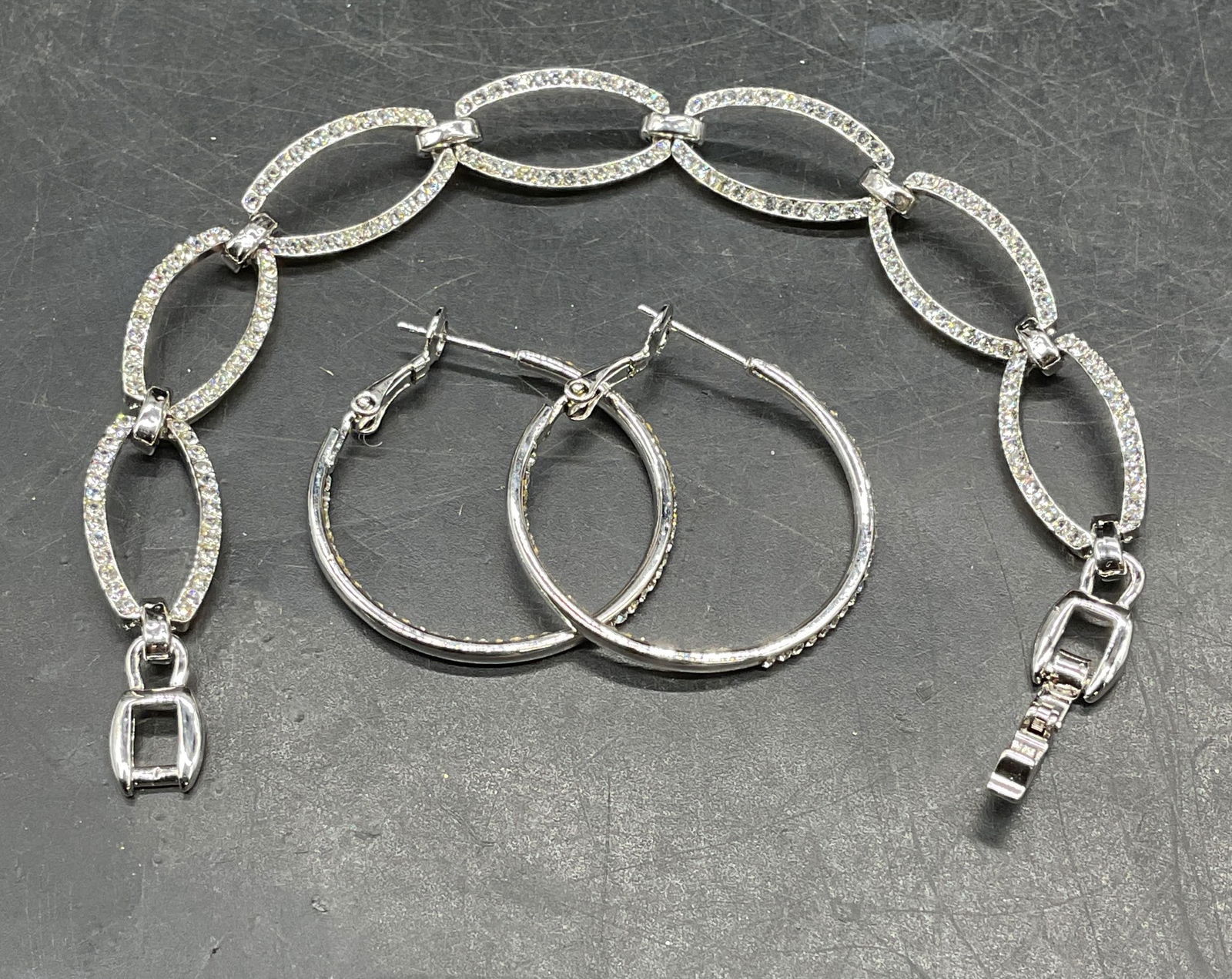 Lot 2 Silver Tone Crystal Bracelet & Earrings (1 of 6)