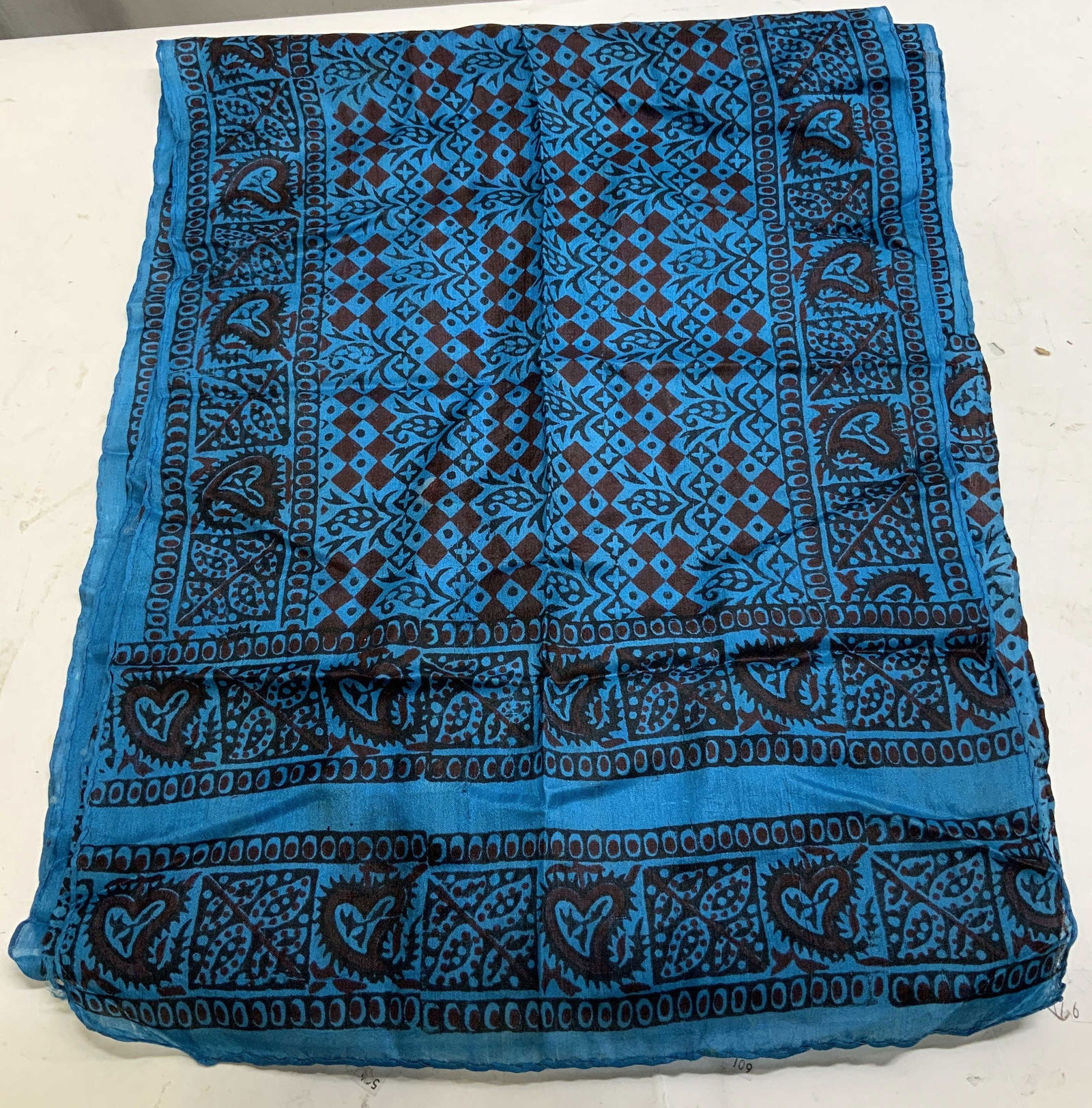 Vtg Blue & Black Geometric Scarf (1 of 7)