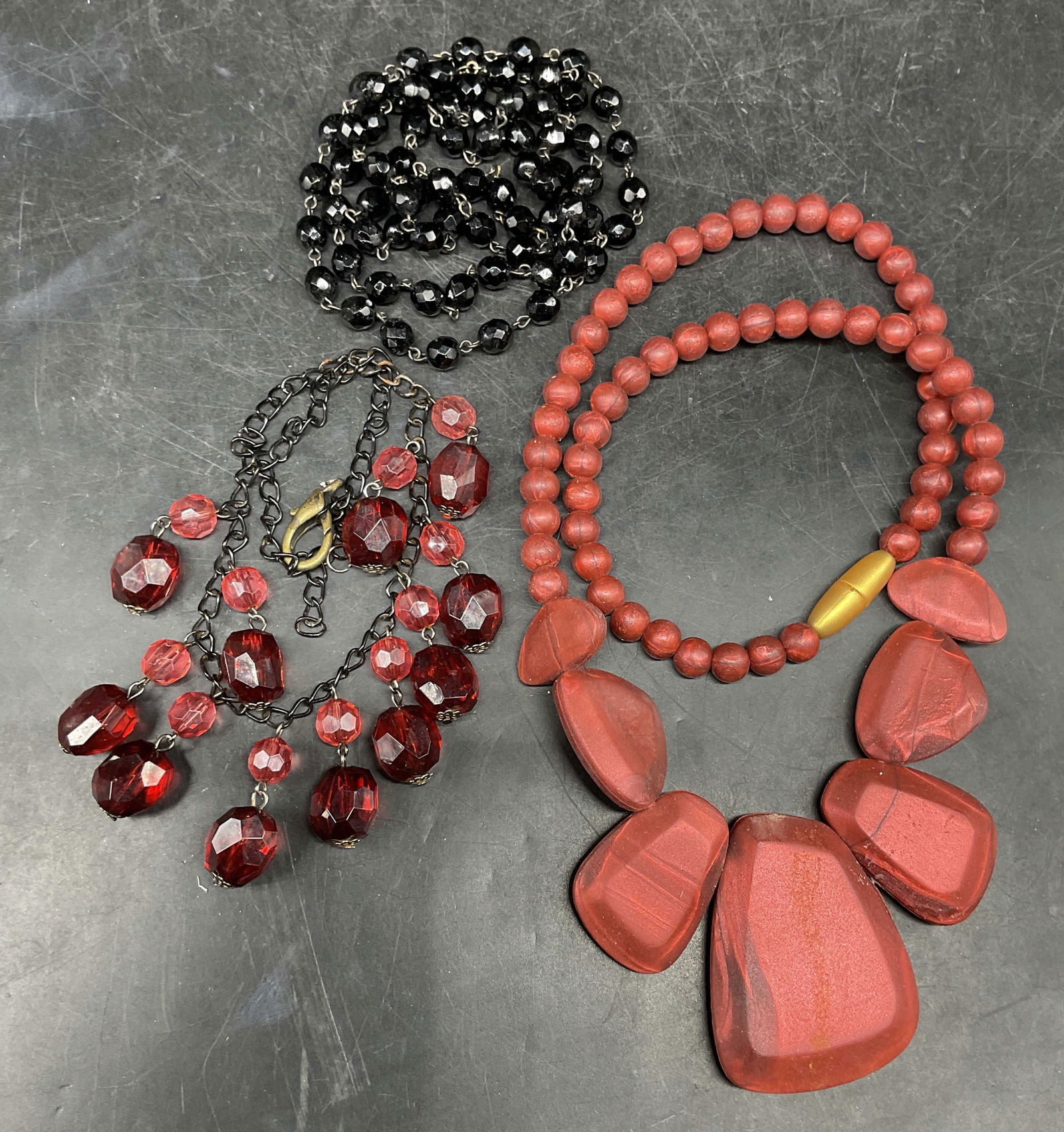 Lot 3 Vtg Black & Red Beaded Necklaces (1 of 6)
