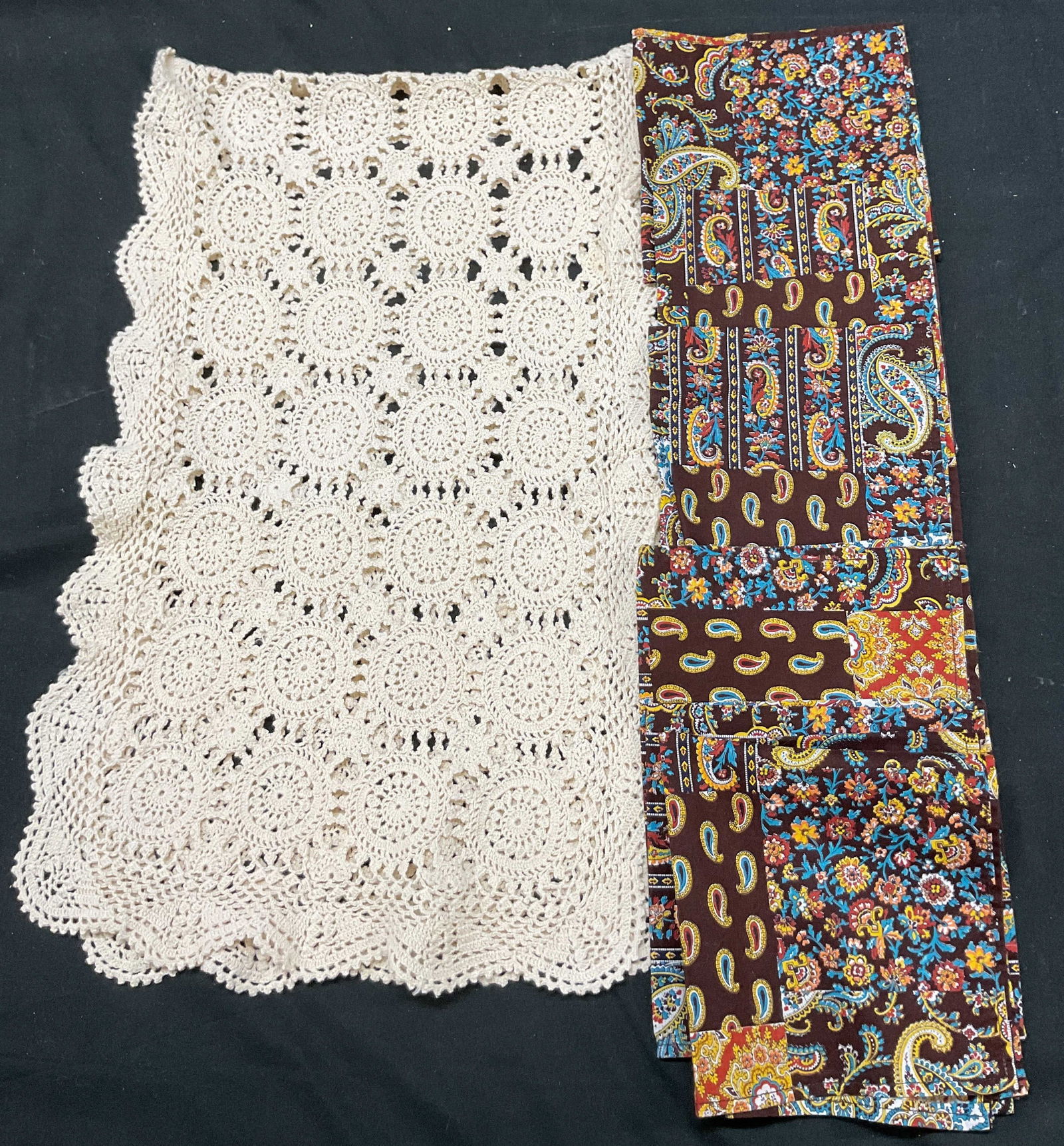 Lot 7 Vintage Linen Napkins & Table Runner (1 of 9)