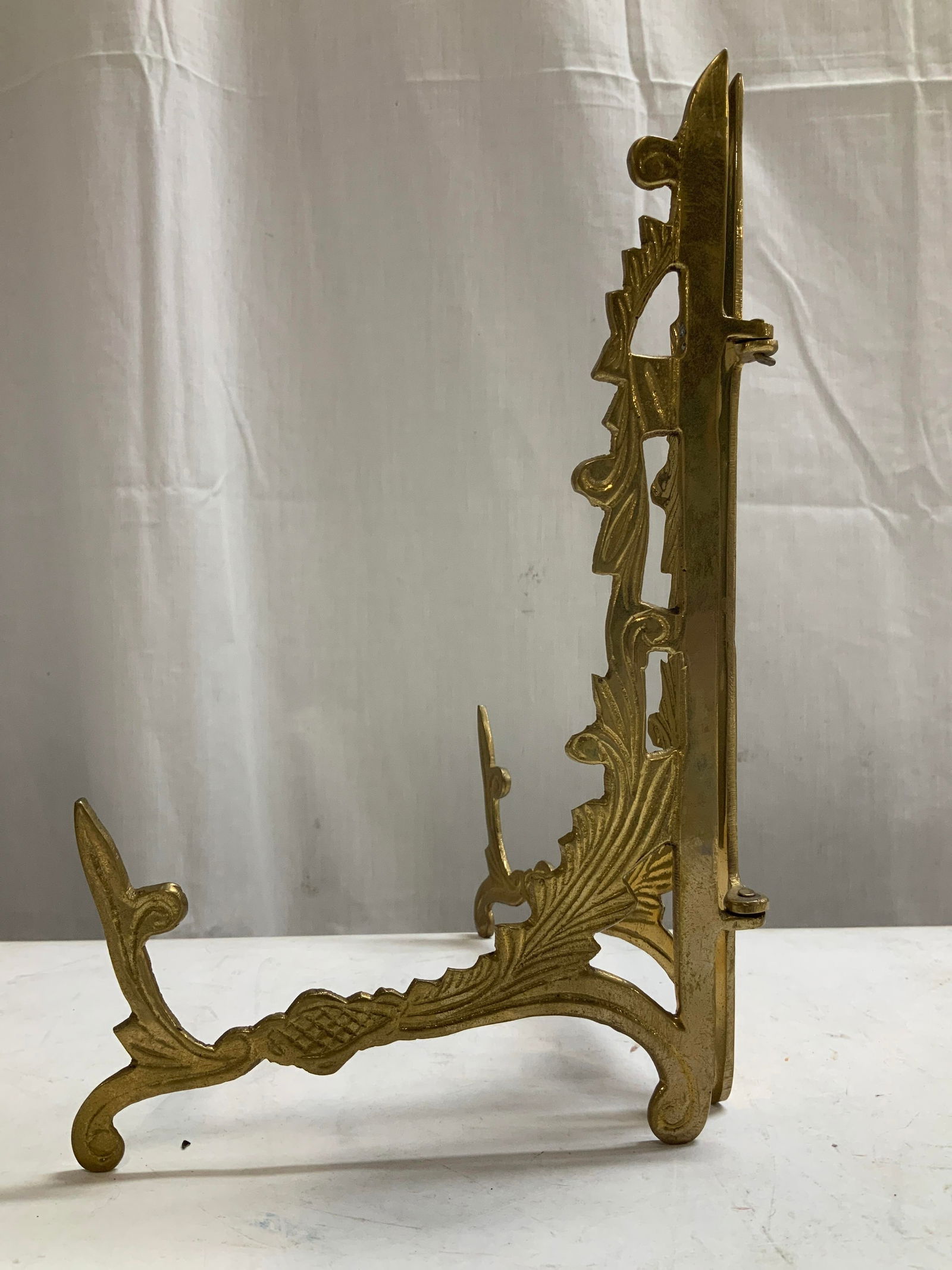 Lot 6 Assorted Tableware Accessories, Stands - 3