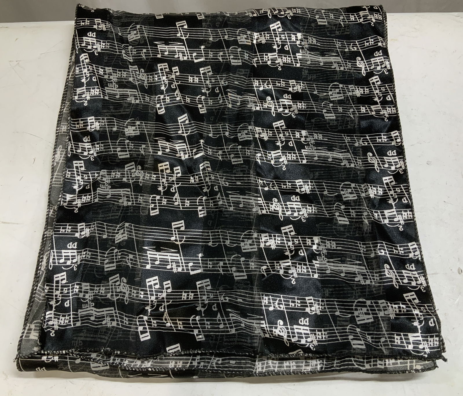 Vtg Black & White Musical Notes Scarf KOREA: Scar is 100% polyester material. Black & white toned. Features musical notes. Property of opera singers estate from the renowned & opulent Manhattan landmark. The Ansonia. Signed & marked. Reads,