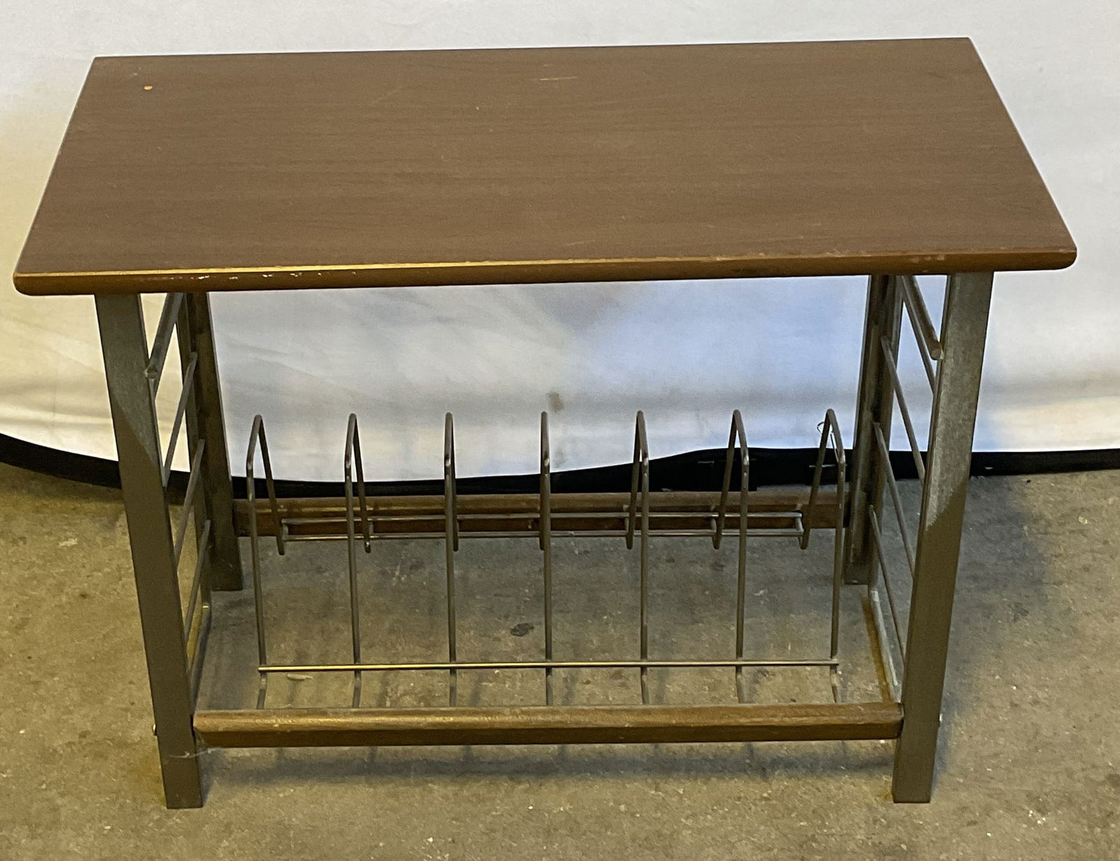 MCM Style Record Player & Record Stand: Vintage mid century modern style record player stand with record or magazine holder rack. Wood and metal. Folding side racks. Measures approx. 23.75 x 11.75 x 17.75 inches. Wear including scratching.