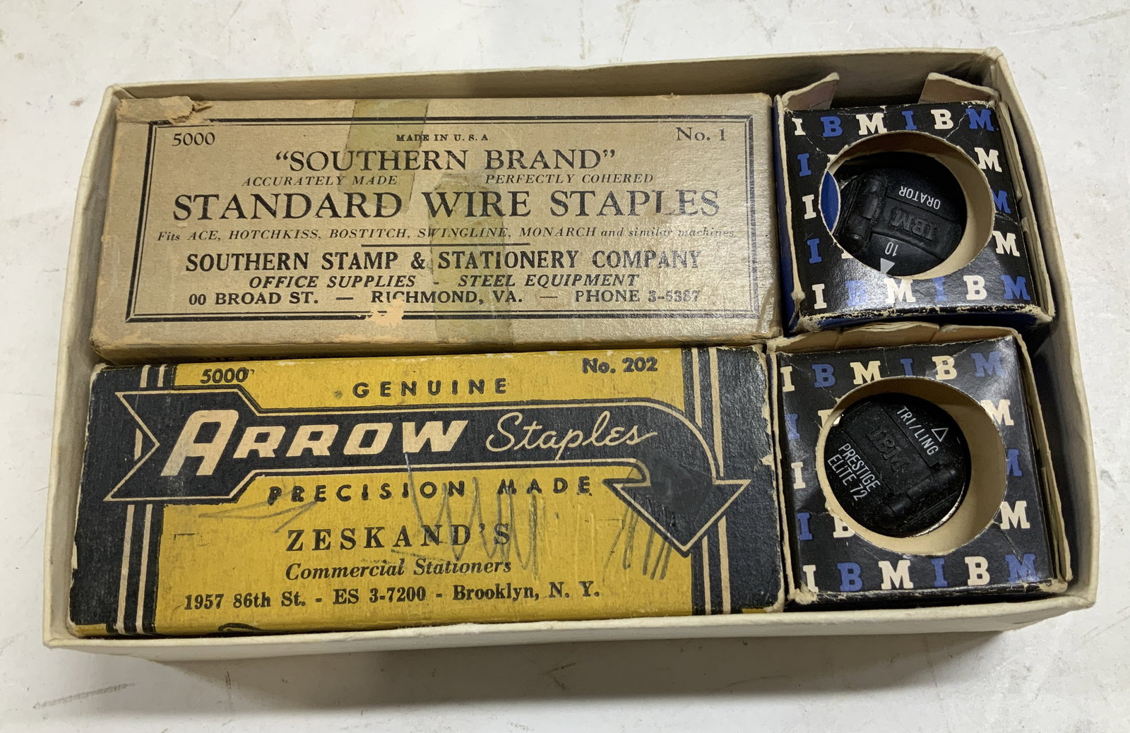 Lot 4 Vtg Staples, IBM Selectric W Box ARROWS+: Lot includes, 1 box of vintage Southern Brand of standard wire staples from the Southern Stamp & Stationery Company in Richmond, VA. 1 box of Genuine Arrow Staples from Brooklyn, NY. Lot also includes