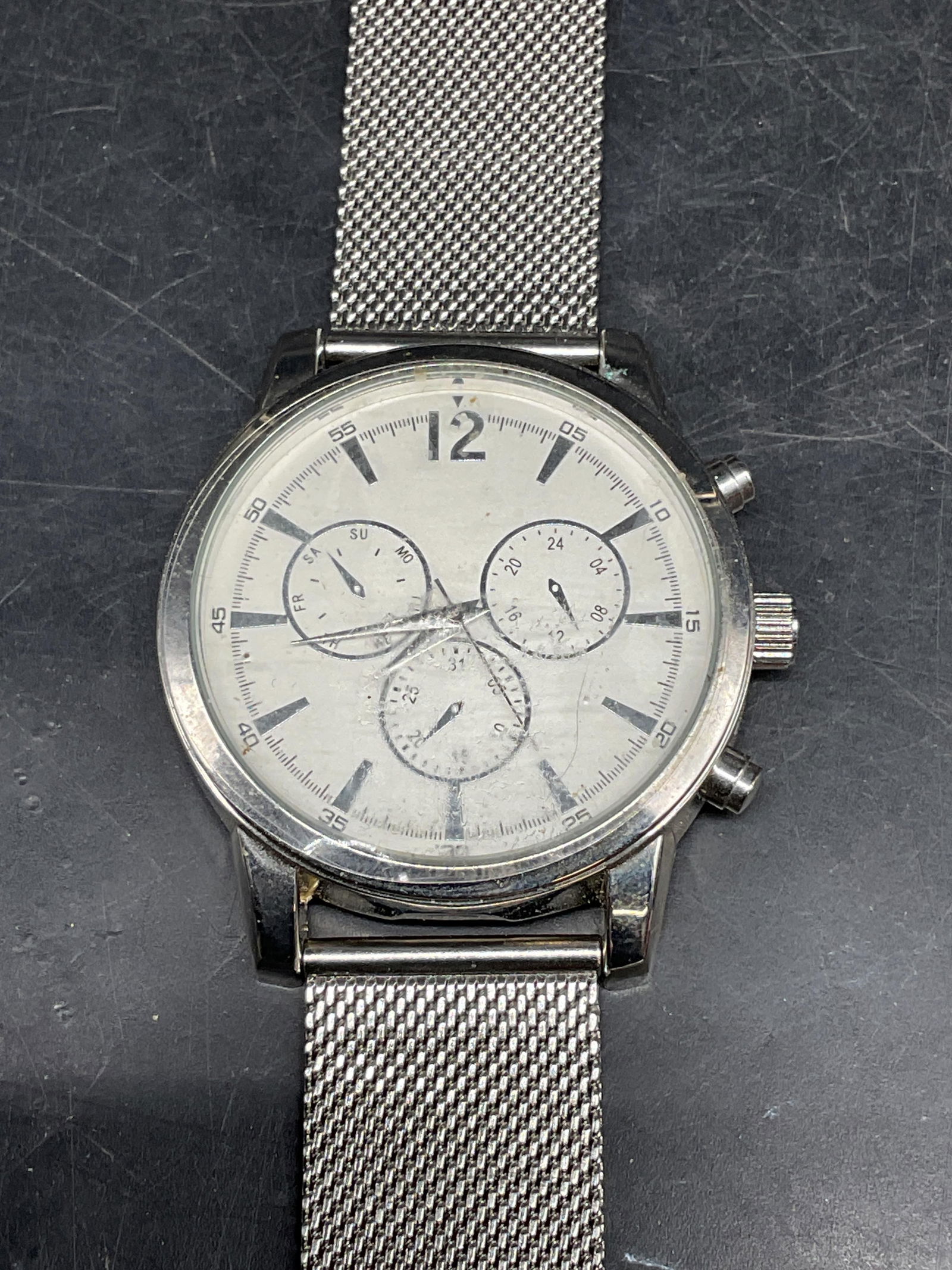 Accutime Silver Tone Mesh Band Watch: Signed Accutime silver tone mesh band watch. Measures approx. 9.25 inches long. Not tested. Some scratching. Jewelry, estate jewelry, costume jewelry, cocktail jewelry, fashion jewelry, accessories, f