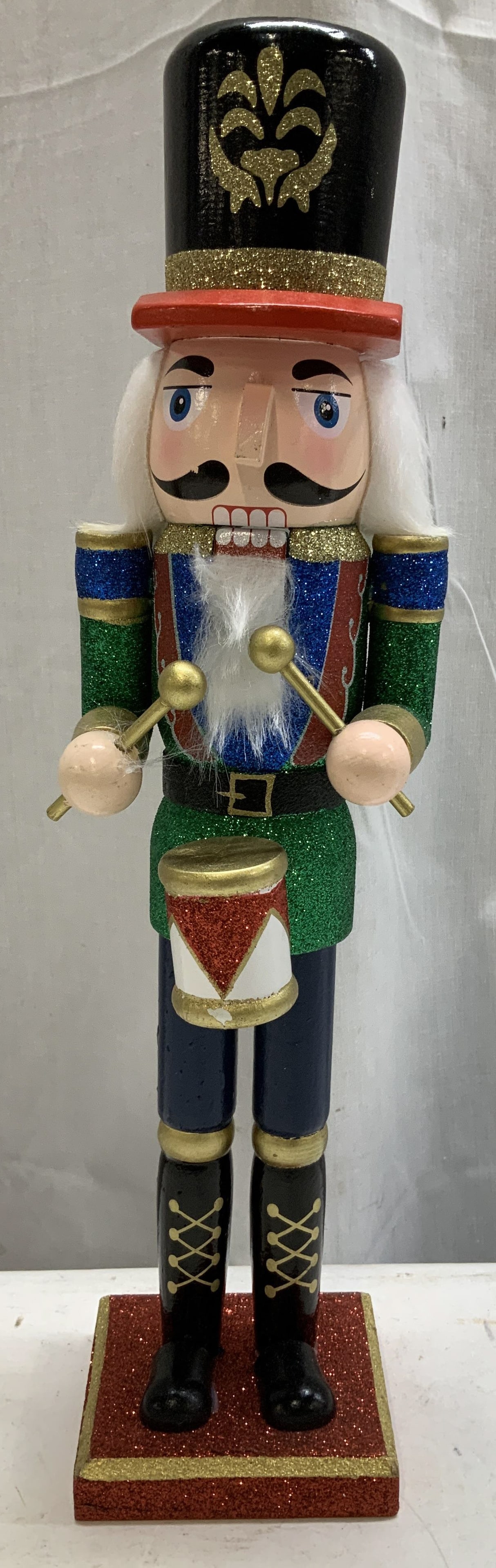 Signature Selects Wooden Nutcracker 15in (1 of 6)