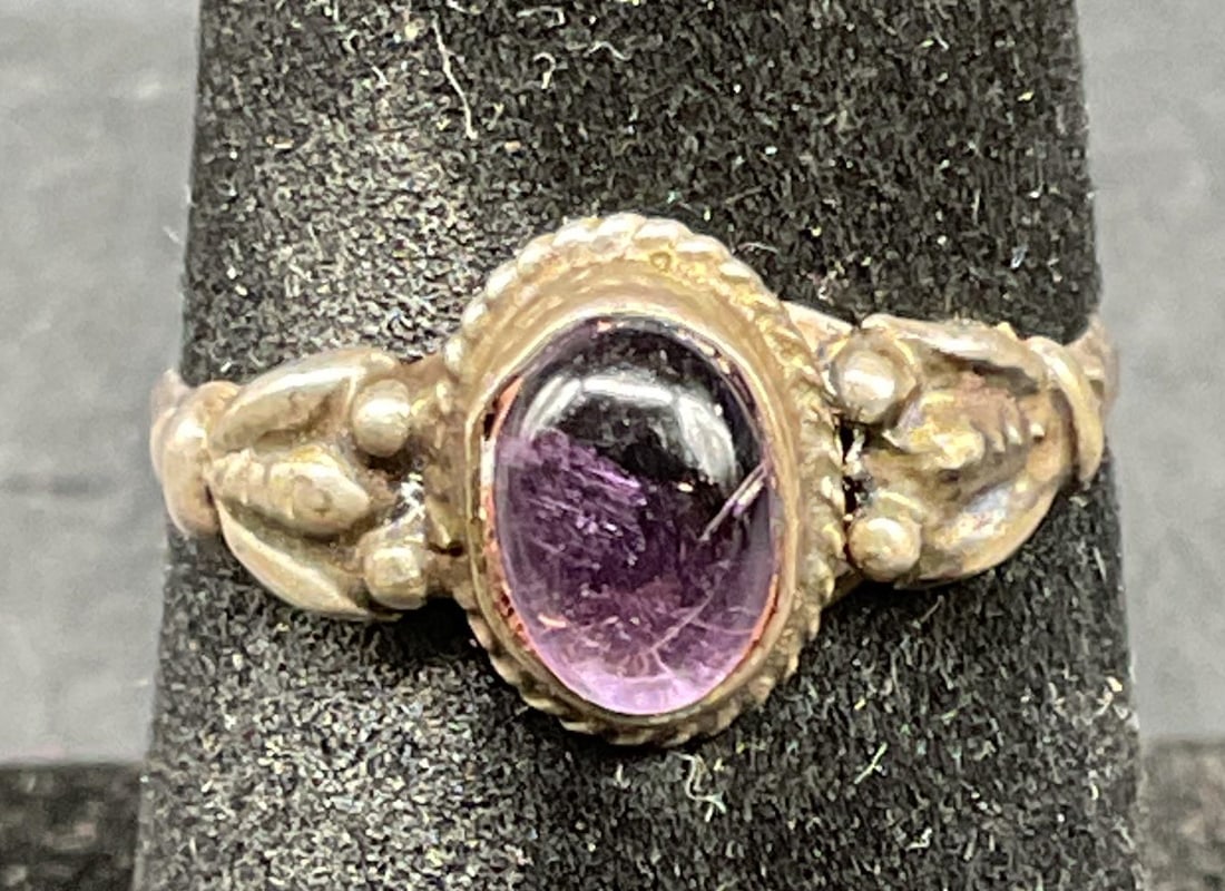 Vintage Sterling Silver Amethyst Ring (1 of 6)