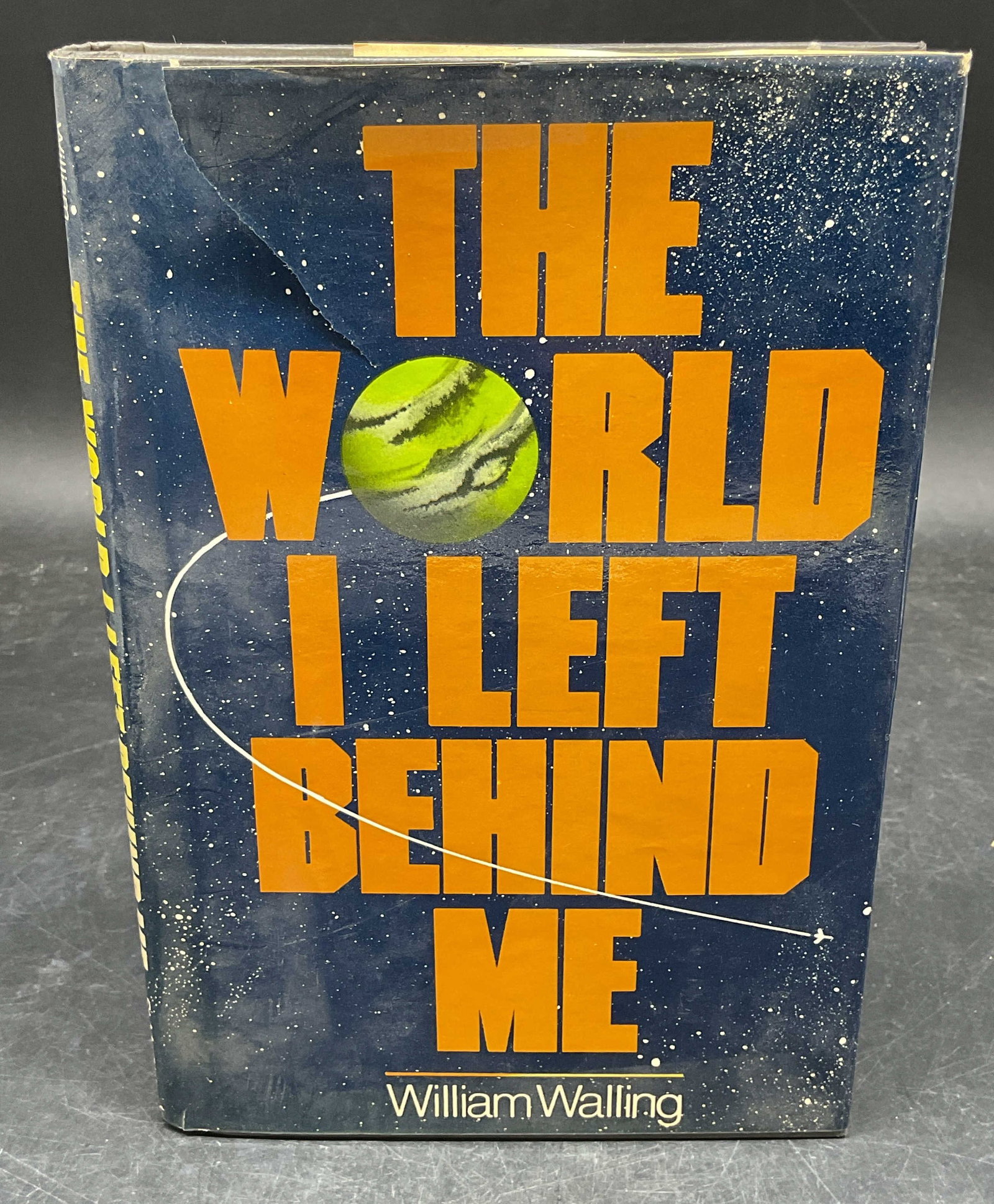 Walling World I Left Behind 1st Ed 1979: Hardcover first edition The World I Left Behind Me by William Walling. St Martins Press, 1979. Measures approx. 8.5 x 5.75 inches. Some wear to cover, pages, and binding consistent with exposure. Book