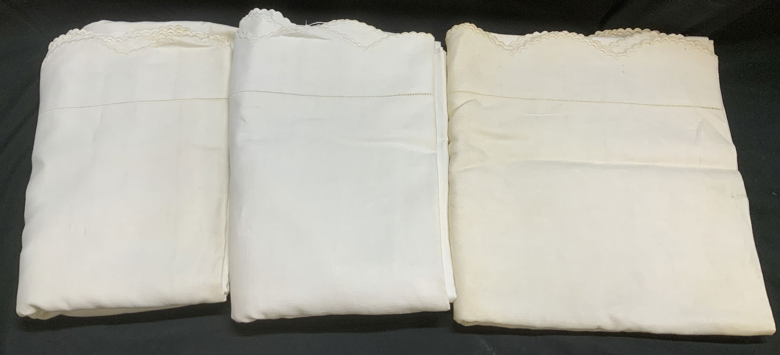 Lot 3 Vtg White Linen Tablecloths (1 of 6)