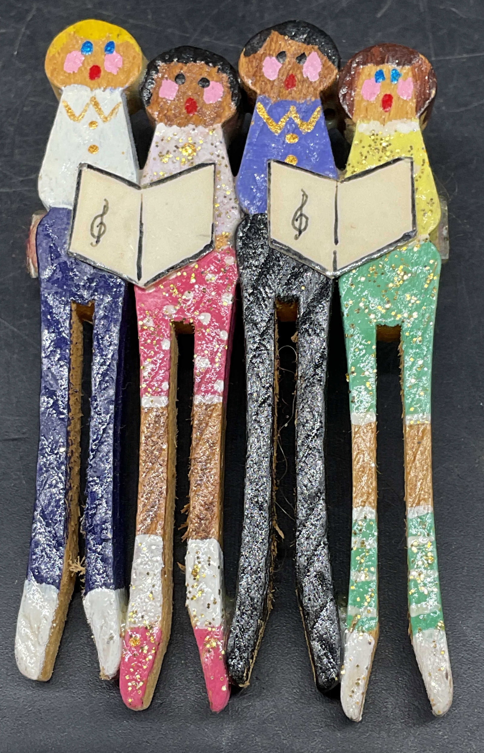 Handmade Wood Carol Singers Brooch: Handmade hand painted wood figural Carol singers brooch. Measures approx. 2.5 x 1.5 inches. Some scratching. Jewelry, estate jewelry, costume jewelry, cocktail jewelry, fashion jewelry, accessories, f