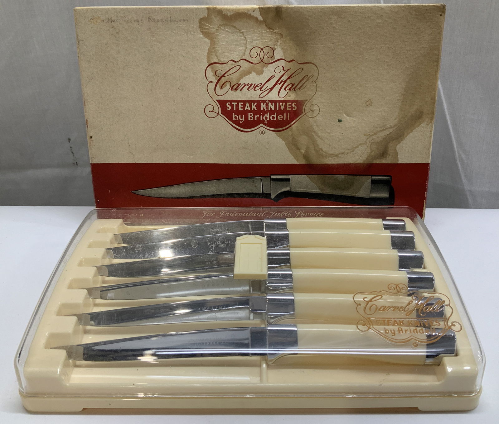 Set 6 Vtg Carvell Hall By Briddell Knives W Org Bx: Lot includes, set 6 of Carvell Hall Steak Knives by Briddell. Knives feature a lustrex handle. Comes with original box. Signed & marked. Reads, CARVELL HALL. BY BRIDDELL. Surface wear consistent to ag