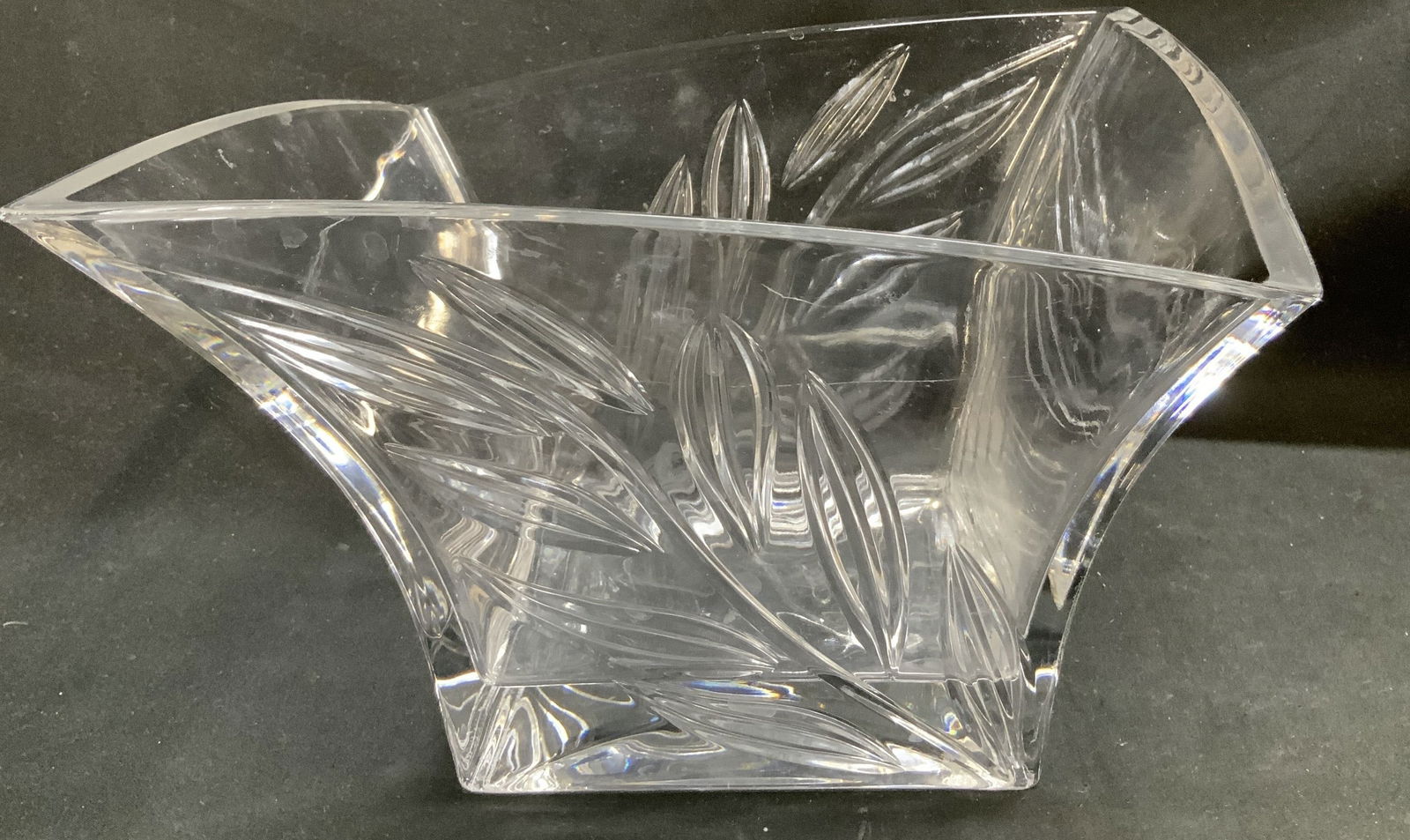 Vtg Clear Crystal Leaf Motif Deco Vessel: Vintage clear crystal decorative vessel/bowl features leaf motifs & asymmetrical design. No visible signature or markings. Surface wear consistent to age, use & exposure. Measurements: length