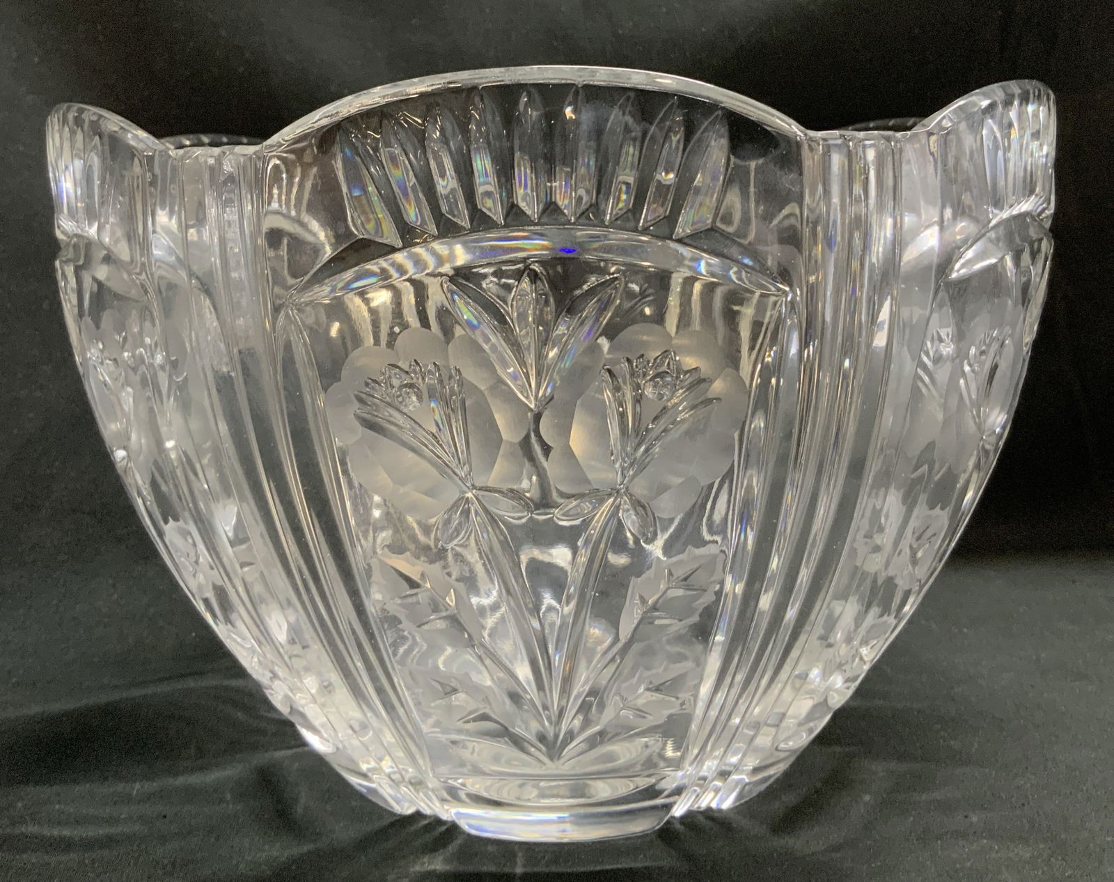 Vtg Etched Floral Motif Crystal Bowl (1 of 6)