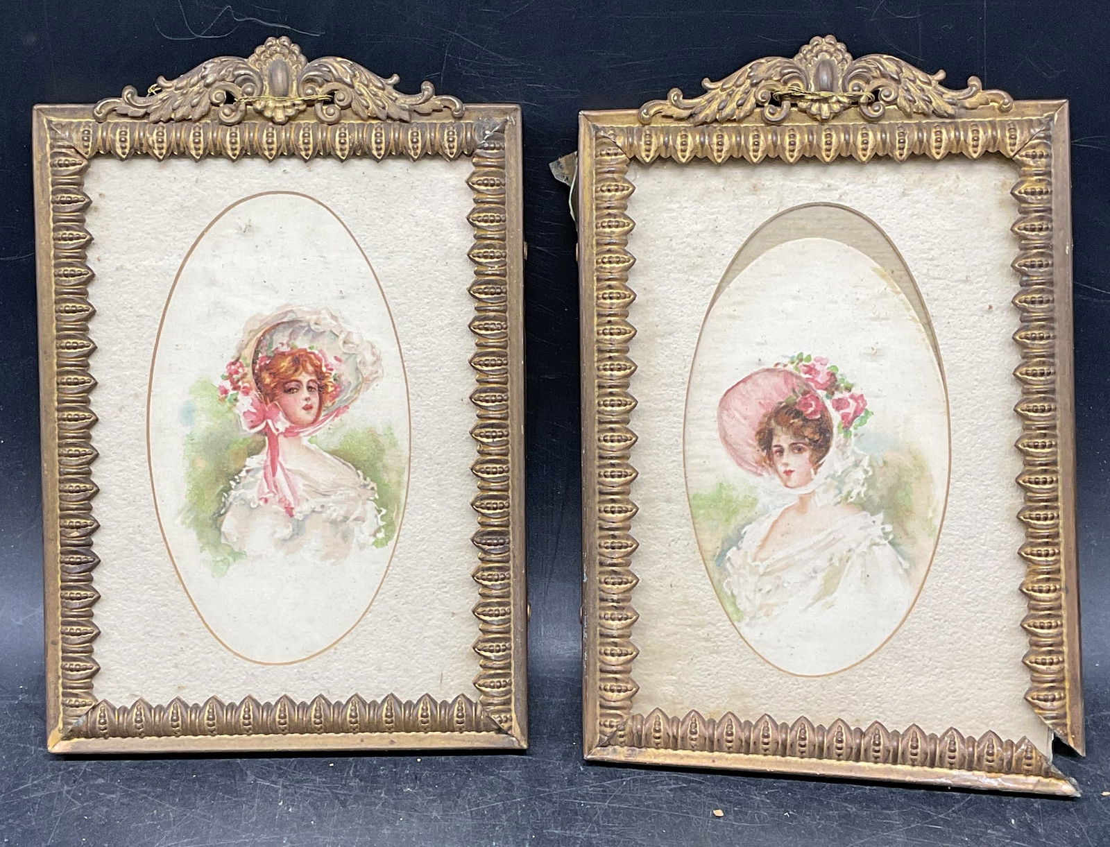Lot 2 Vtg Framed Woman Portrait Lithographs (1 of 6)