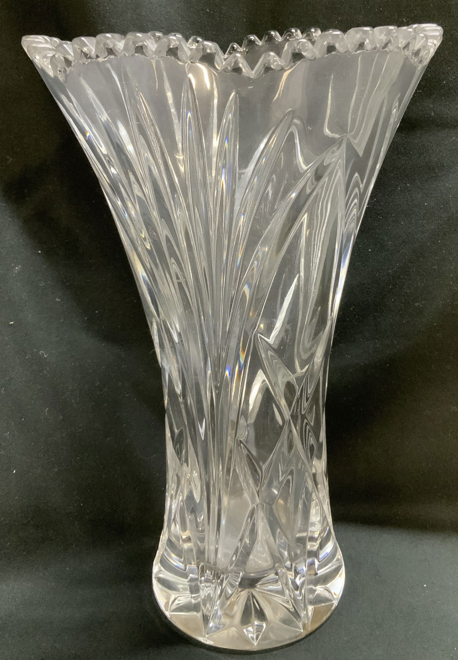 Vtg Cut Crystal Sawtooth Style Vase (1 of 6)