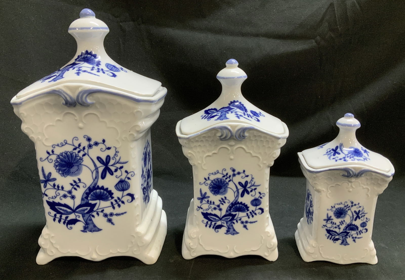 Set 3 Vtg Floral Motif Porcelain Jars KOREA (1 of 6)