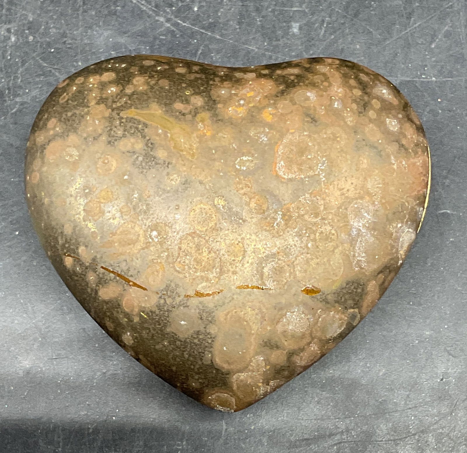 Vintage Silver Plated Gold Tn Heart Trinket Box: Vintage heart motif trinket box with silver plated exterior and gold tone interior. Measures approx. 2.25 x 2.5 x 1.25 inches. Wear including patina and scratching. Trinket box, vintage trinket box, h