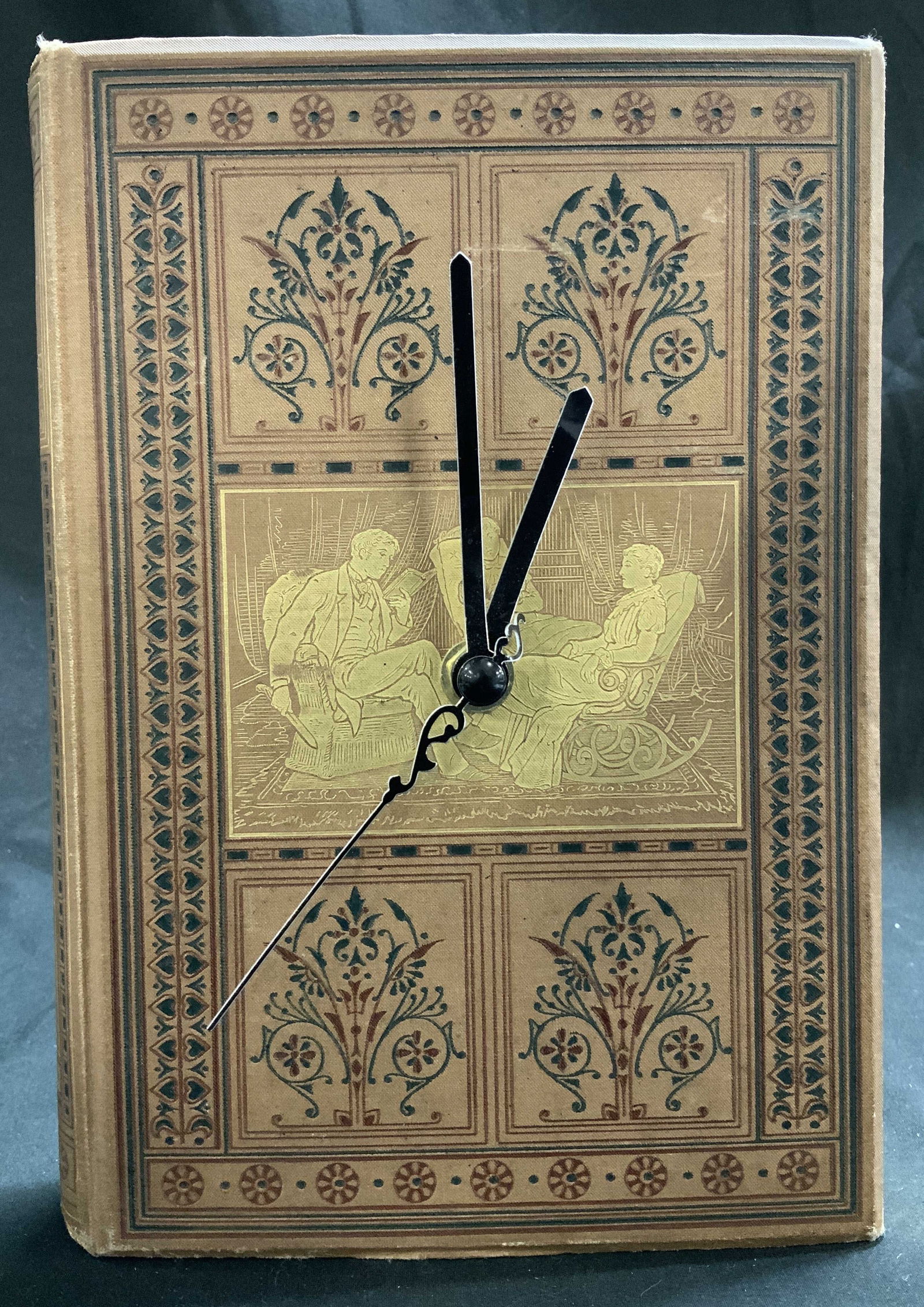 Antq The Casquet of Literature Gilt Book Clock: The Casquet of Literature. London: Blackie & Son, Old Bailey, E.C. Glasgow & Edinburgh. Rest of lettering is not legible. No visible copyright date. Book appears to be possible antique. Front cover fe