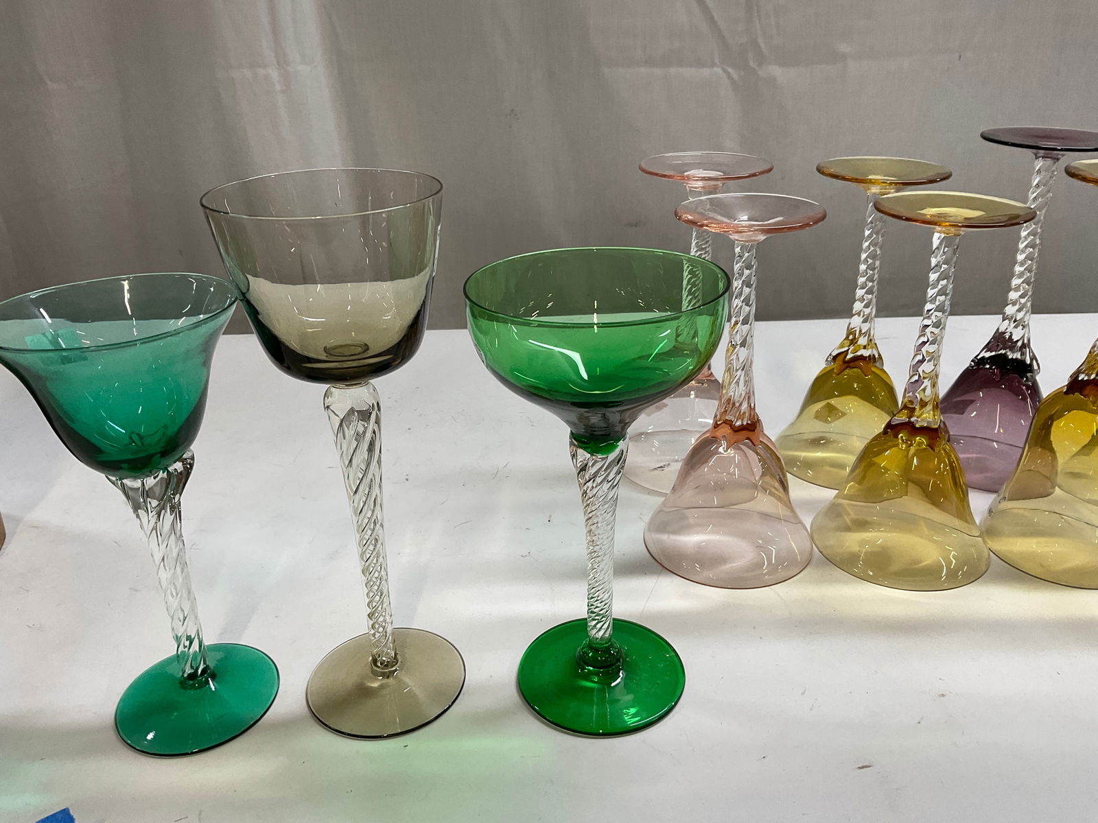 Set 13 Colorful Twisted Stemware - 7