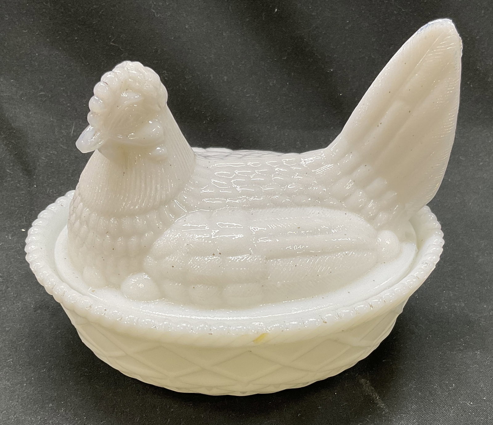 ATQ Milk Glass Westmoreland Hen on Nest: Antique Milk Glass from Westmoreland. Hen on Nest. No visible markings. Lidded dish. Some chipping and cracking. Wear to surface. Measures app 4.5in H x 5.5in diameter. Covered dish, hen covered dish,