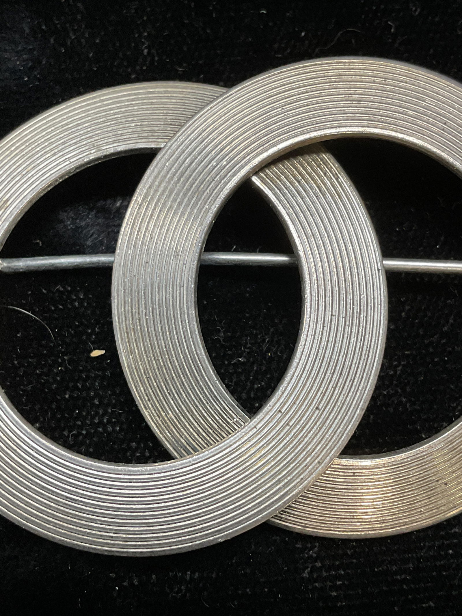 WRE Sterling Silver Interlocking Circle Brooch - 3