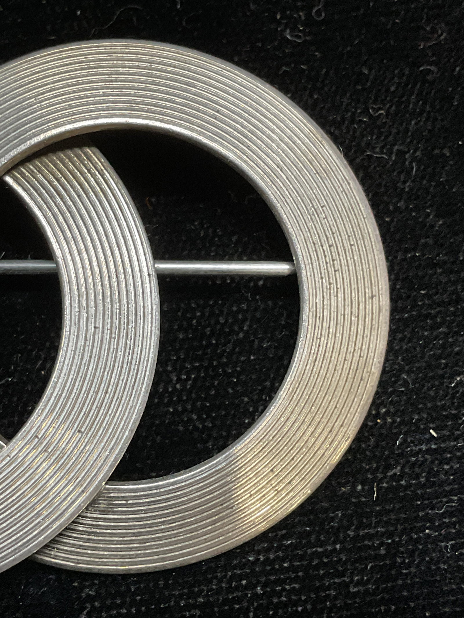 WRE Sterling Silver Interlocking Circle Brooch - 4