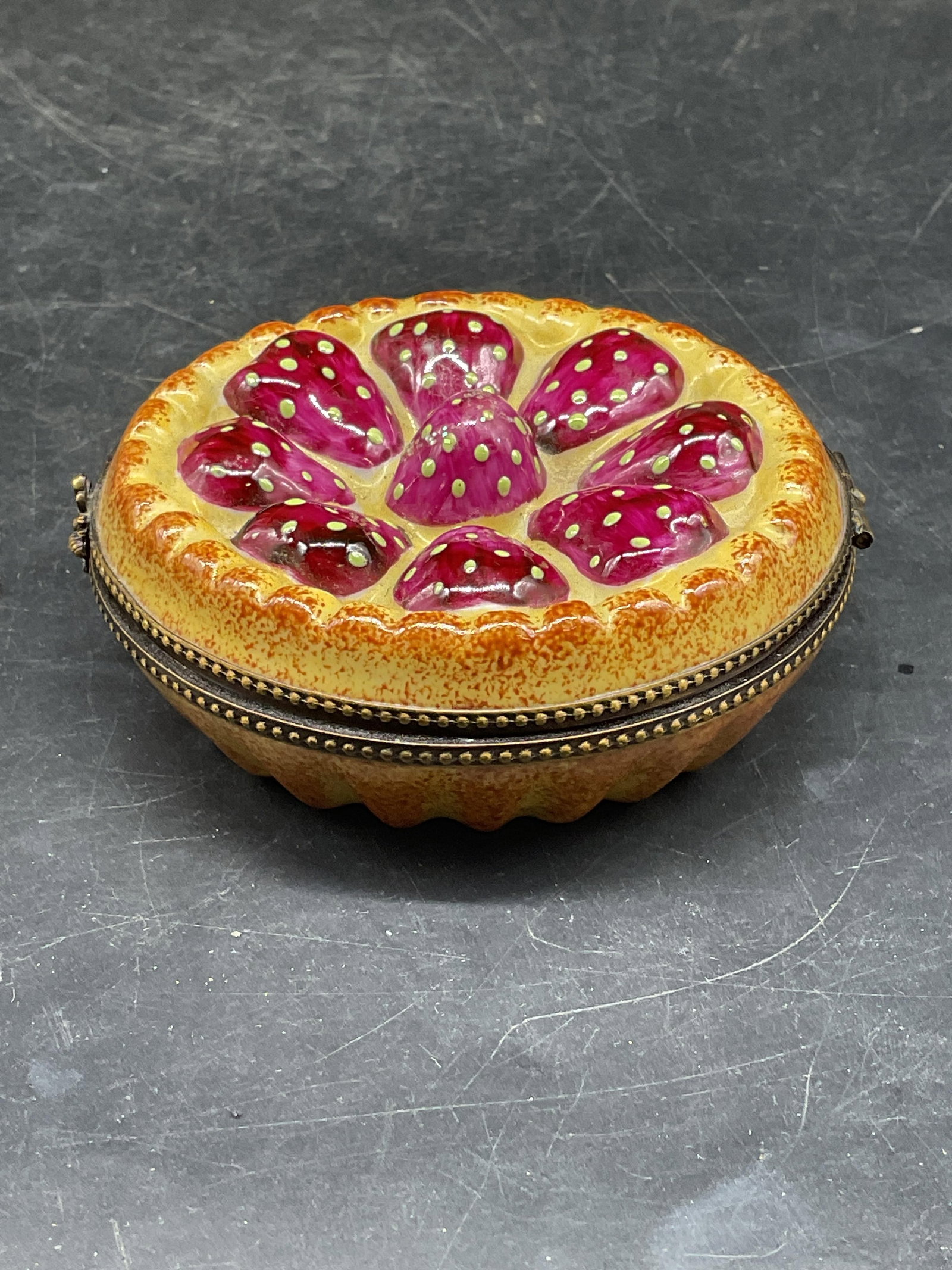 Vintage Limoges Porcelain Pie Trinket Box France - 3