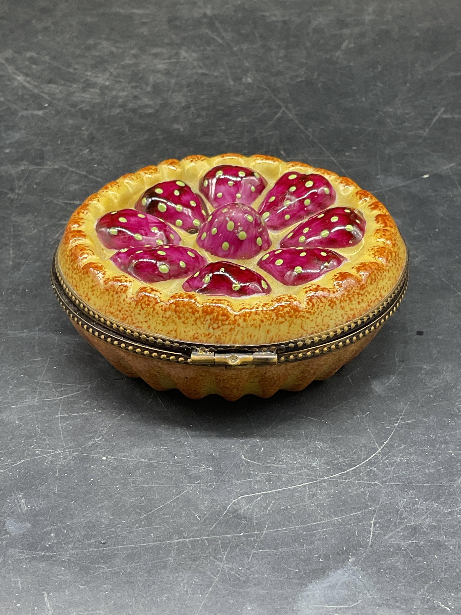Vintage Limoges Porcelain Pie Trinket Box France - 4