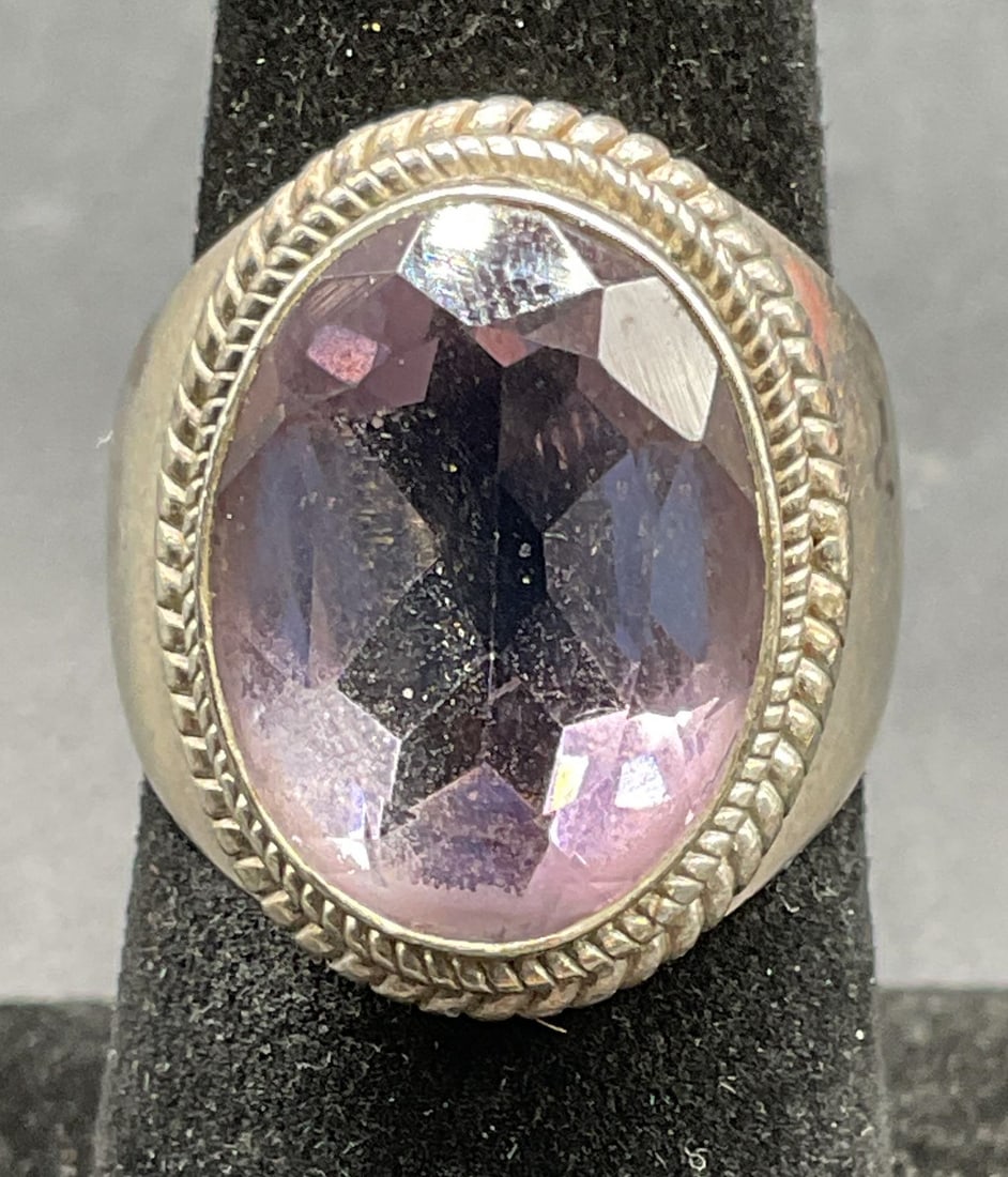 Vtg Sterling Silver Purple Semiprecious Ring: Vintage sterling silver and purple semiprecious stone ring. Ring size 6. Total weight 10.1 grams. Some scratching. Jewelry, estate jewelry, fine jewelry, cocktail jewelry, fashion jewelry, accessories
