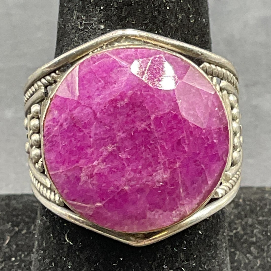 Vintage Sterling Silver Purple Semiprecious Ring: Vintage sterling silver ring with purple semiprecious stone. Ring size 8.25. Total weight 8.1 grams. Marked sterling. Some scratching. Jewelry, estate jewelry, fine jewelry, cocktail jewelry, fashion