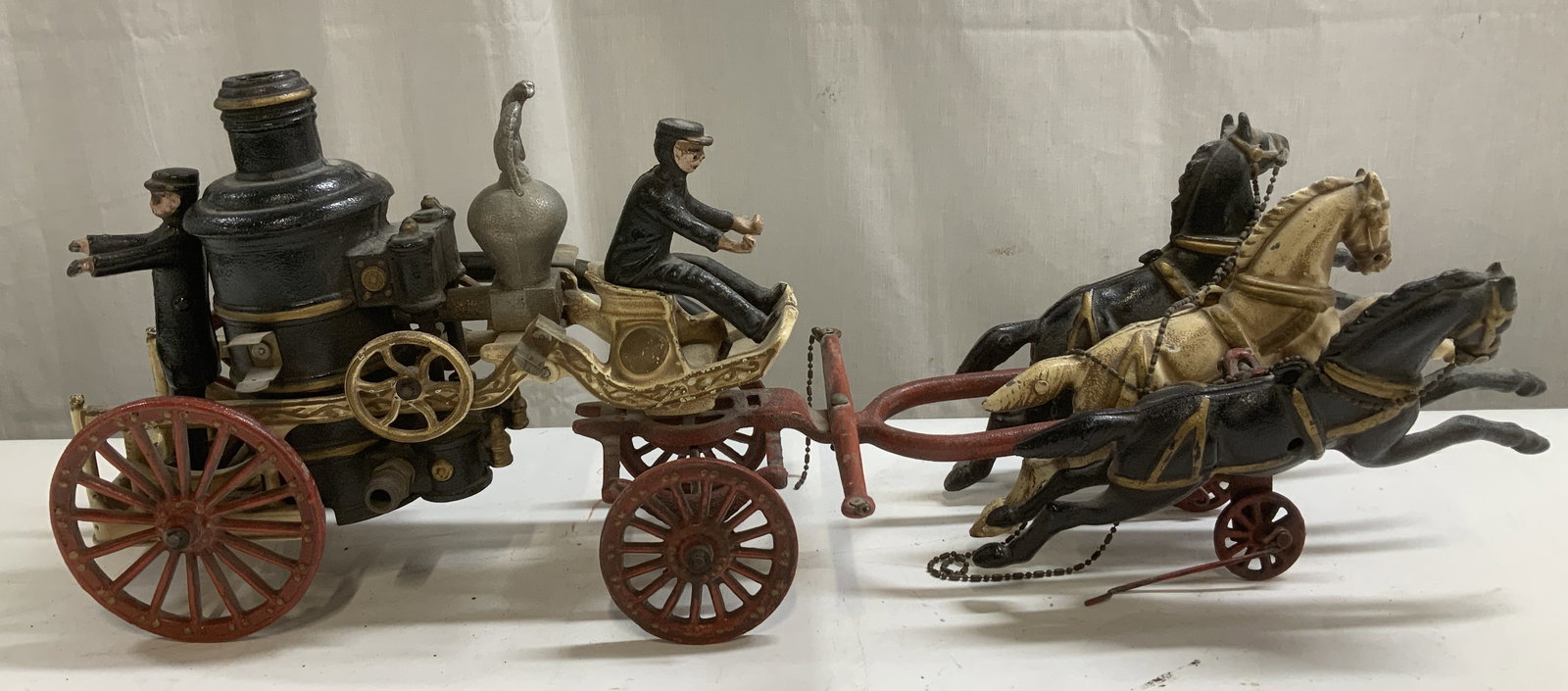 Antique Cast Iron 3 Horse Drawn Fire Pumper Toy (1 of 8)