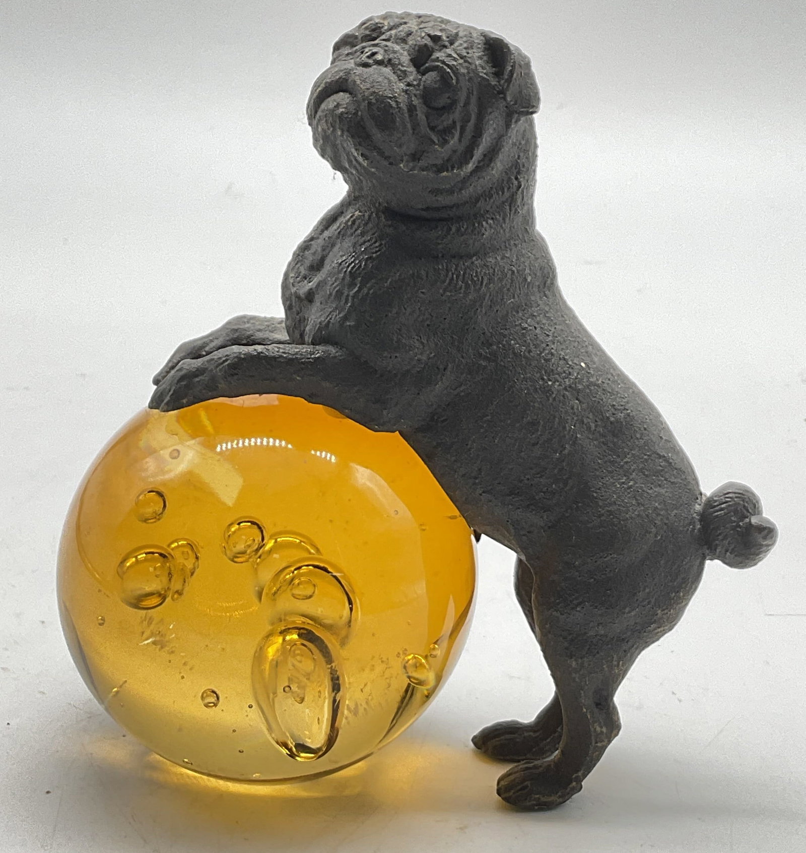 Vintage Cast Iron Art Glass Pug Paperweight (1 of 8)