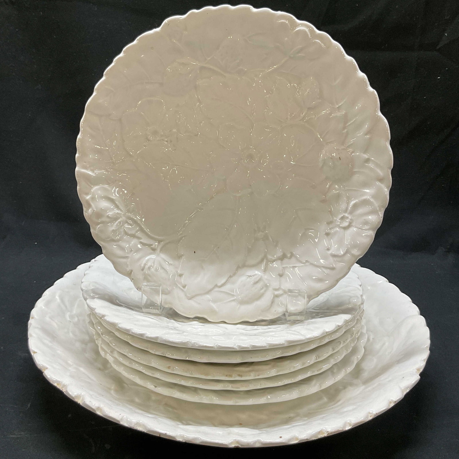 Set 7 PV Cer Majolica Strawberry Tableware France (1 of 10)