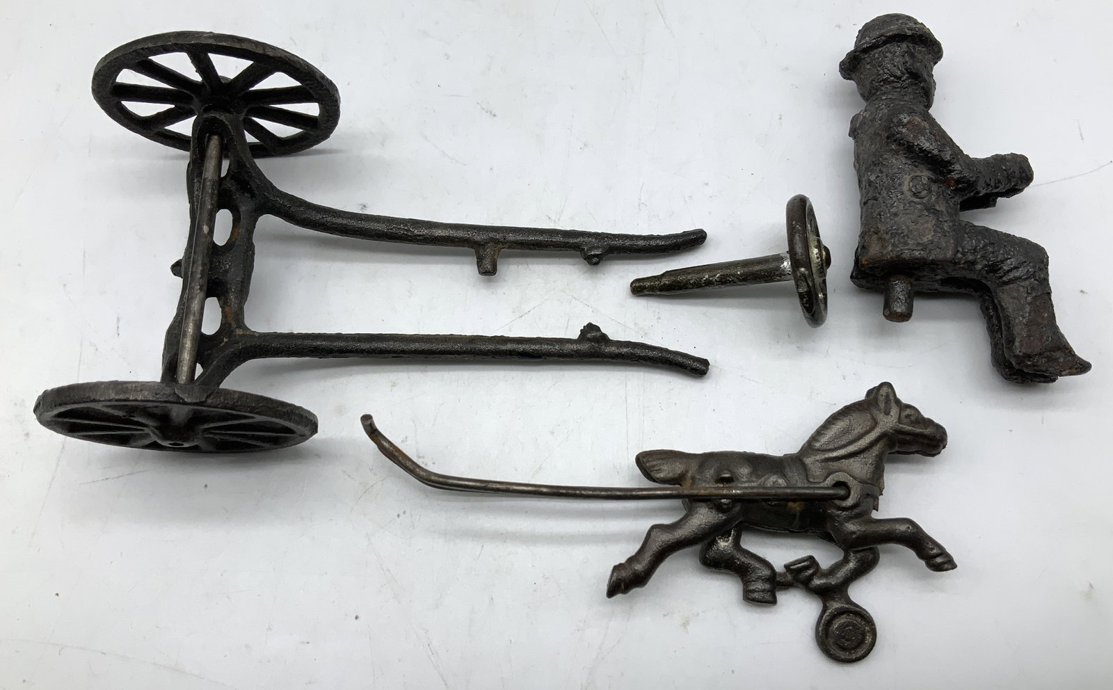 Lot 4 Vtg Cast Iron Horse Drawn Cart, Horse & Fig (1 of 8)