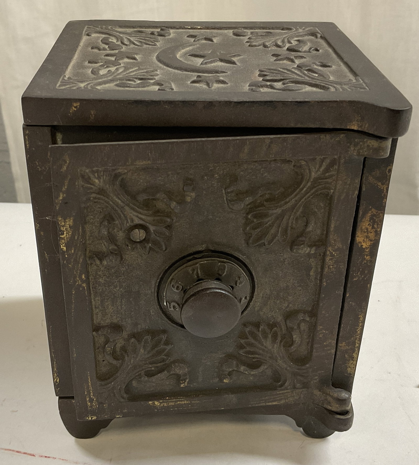 ATQ Cast-Iron Celestial Mini-Safe (1 of 10)