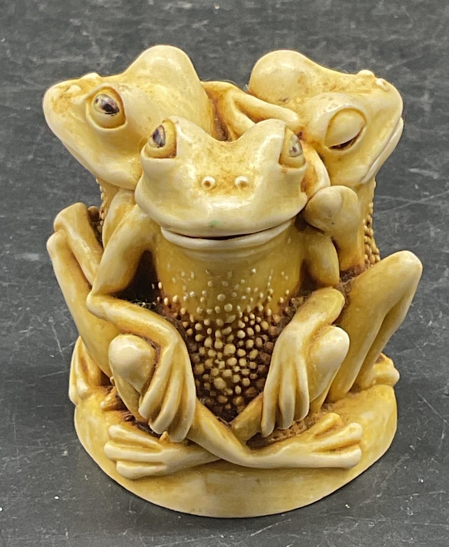 Harmony Kingdom Tongue & Cheek Frog Box (1 of 7)