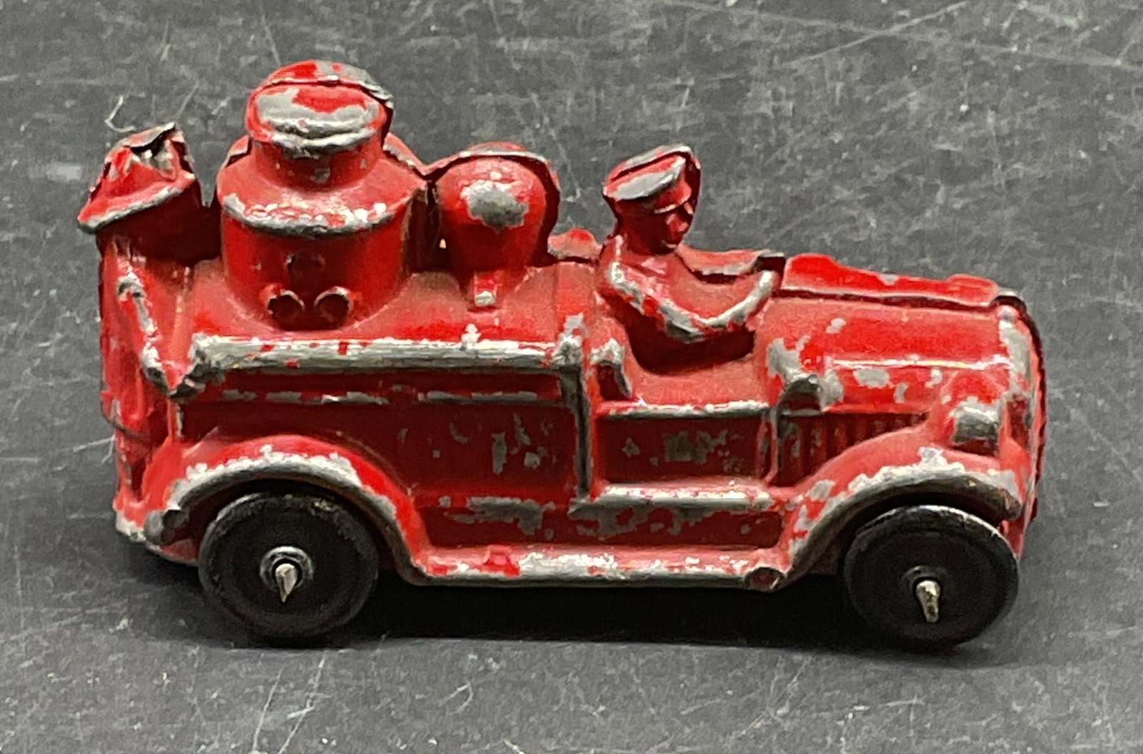 Vtg Red Enamel Fire Engine Steam Pump Toy (1 of 6)