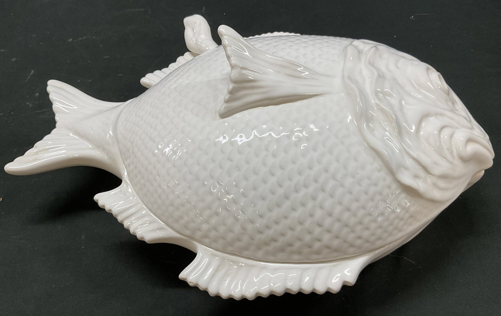 Bordallo Pinheiro Ceramic Fish Tureen Portugal (1 of 10)