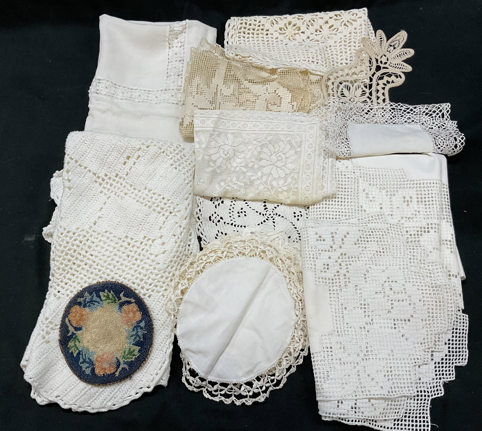 Grp Lot 27 Vintage Embroidered Doilies (1 of 7)