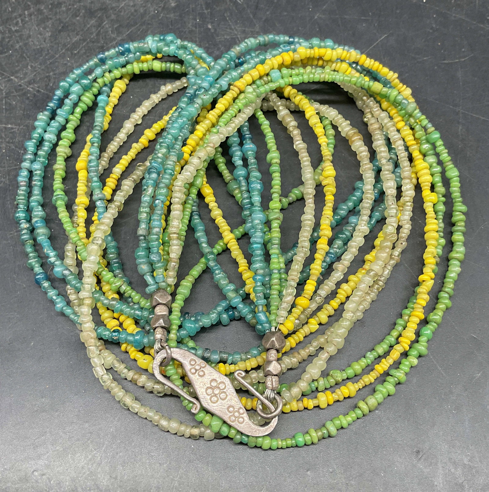Vtg Green Yellow Blue Seed Beaded Necklace (1 of 6)