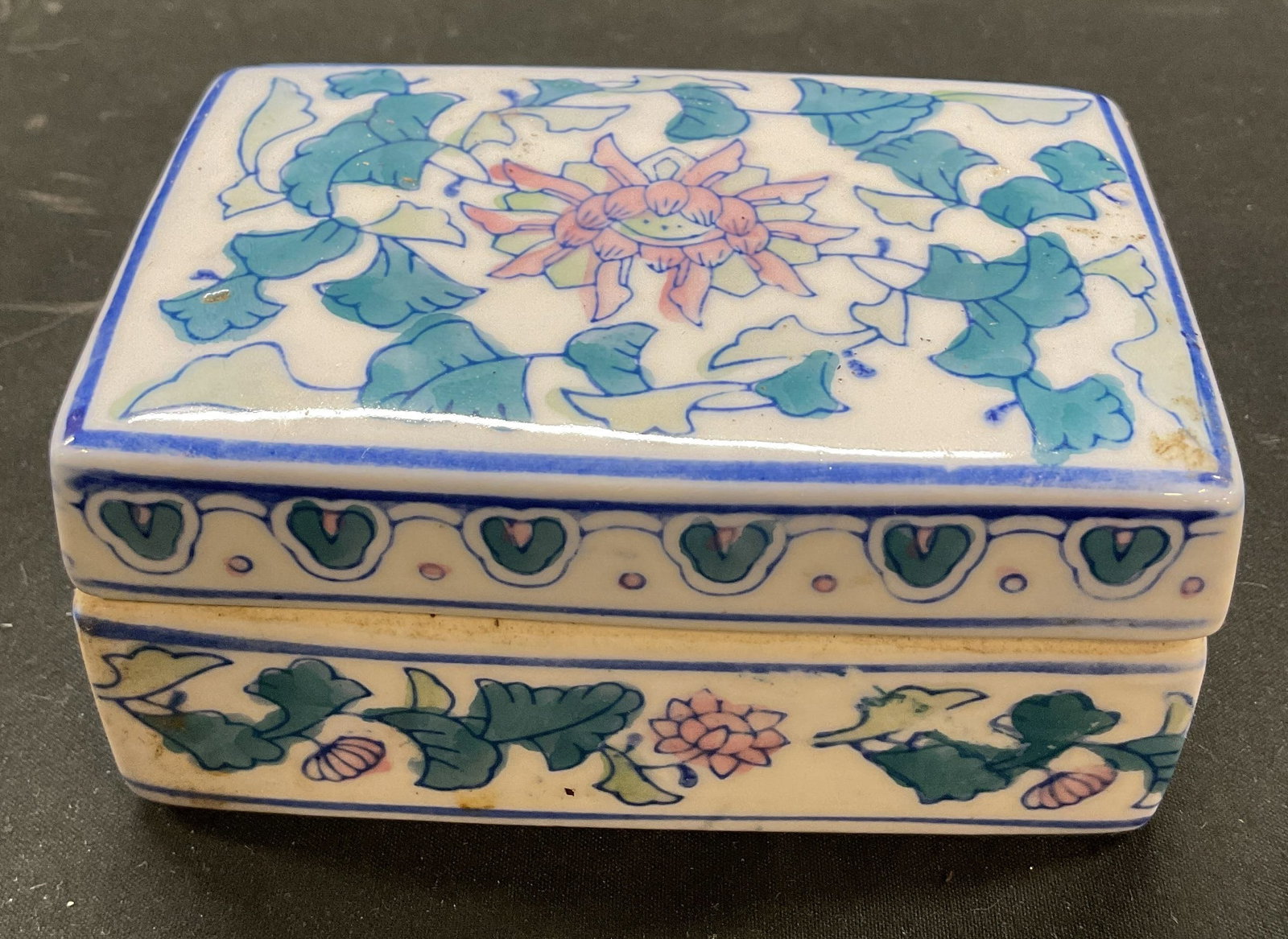 Vintage Porcelain Hand Painted Lidded Trinket Box (1 of 8)